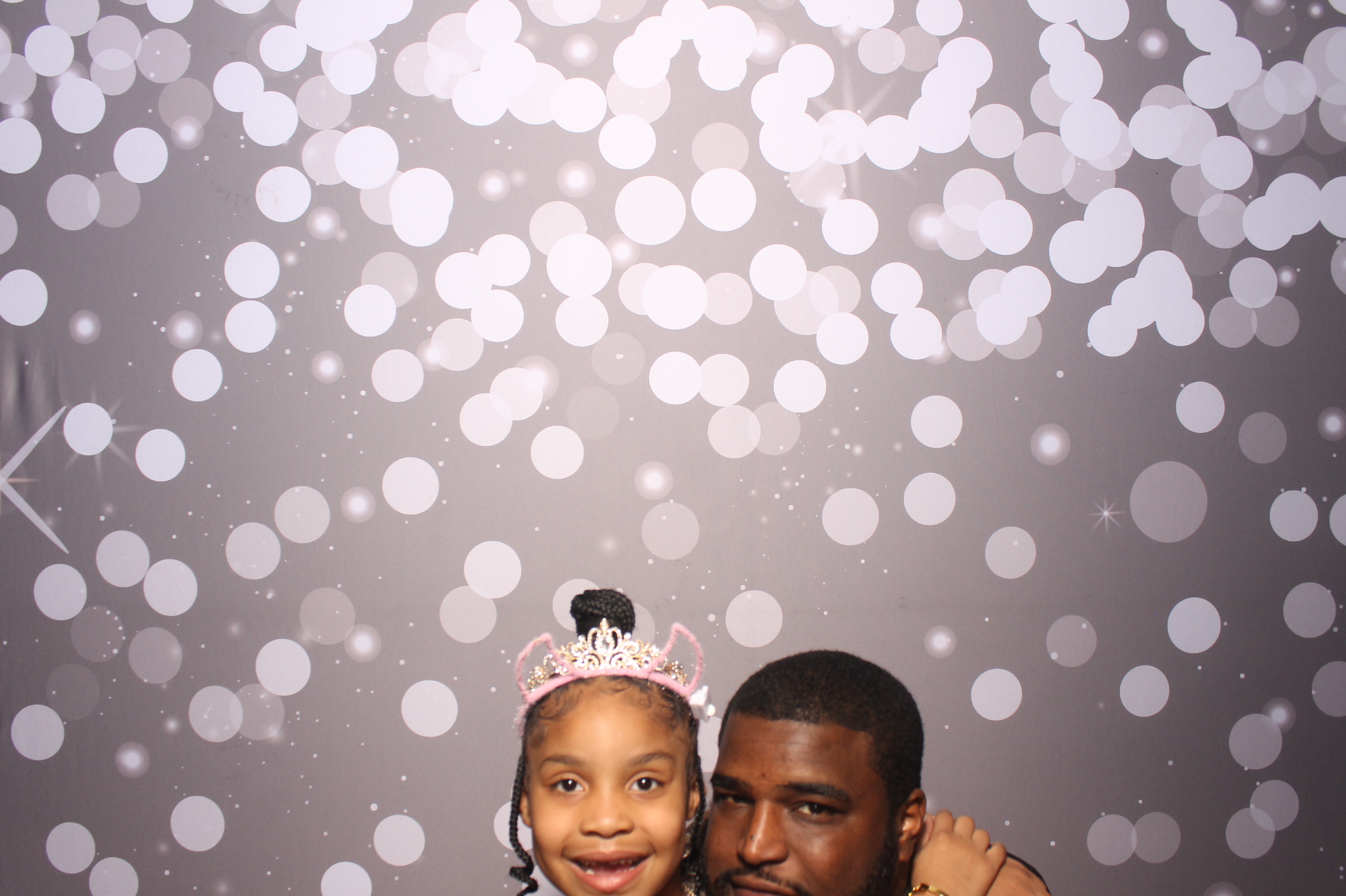 Father Daughter Cupcake Prom | View more photos from the event at gallery.photoboothcincy.com/u/PhotoBoothCincy/Father-Daughter-Cupcake-Prom-1