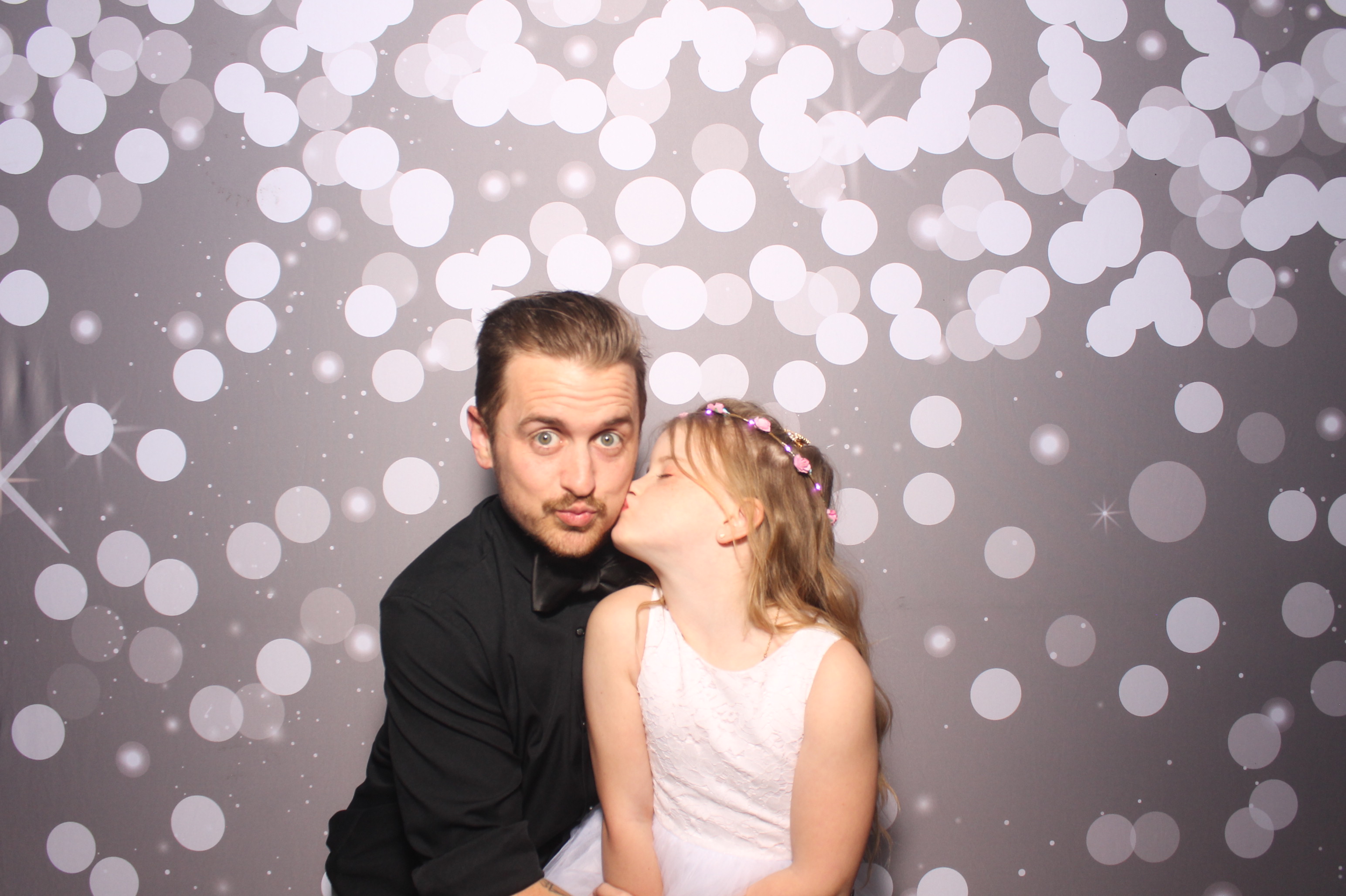 Father Daughter Cupcake Prom | View more photos from the event at gallery.photoboothcincy.com/u/PhotoBoothCincy/Father-Daughter-Cupcake-Prom-1