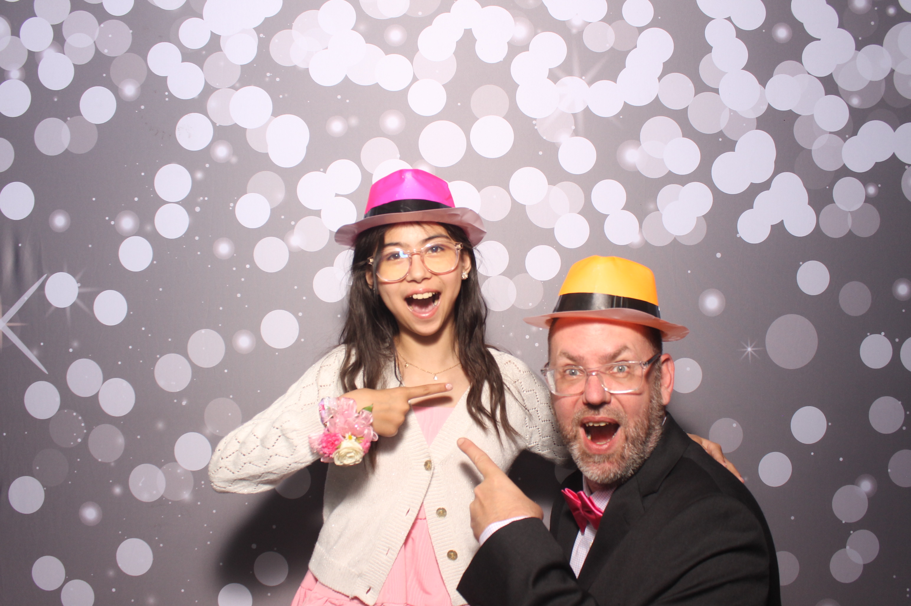 Father Daughter Cupcake Prom | View more photos from the event at gallery.photoboothcincy.com/u/PhotoBoothCincy/Father-Daughter-Cupcake-Prom-1