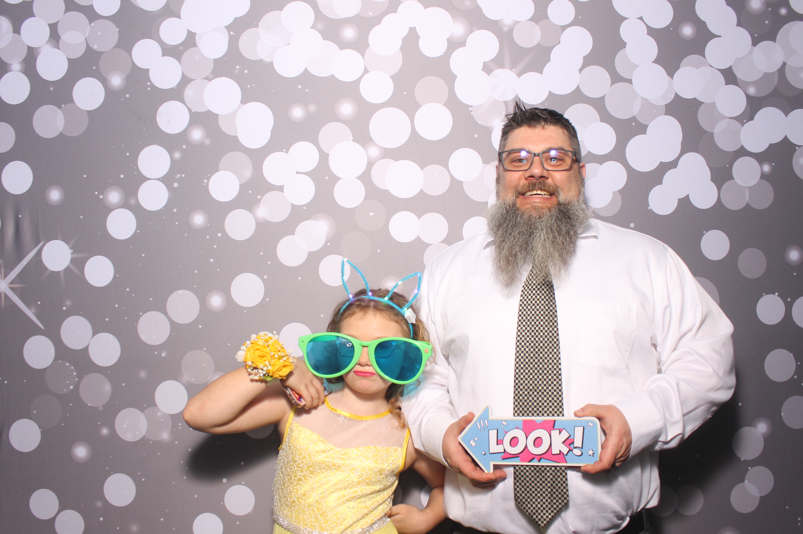 Father Daughter Cupcake Prom | View more photos from the event at gallery.photoboothcincy.com/u/PhotoBoothCincy/Father-Daughter-Cupcake-Prom-1