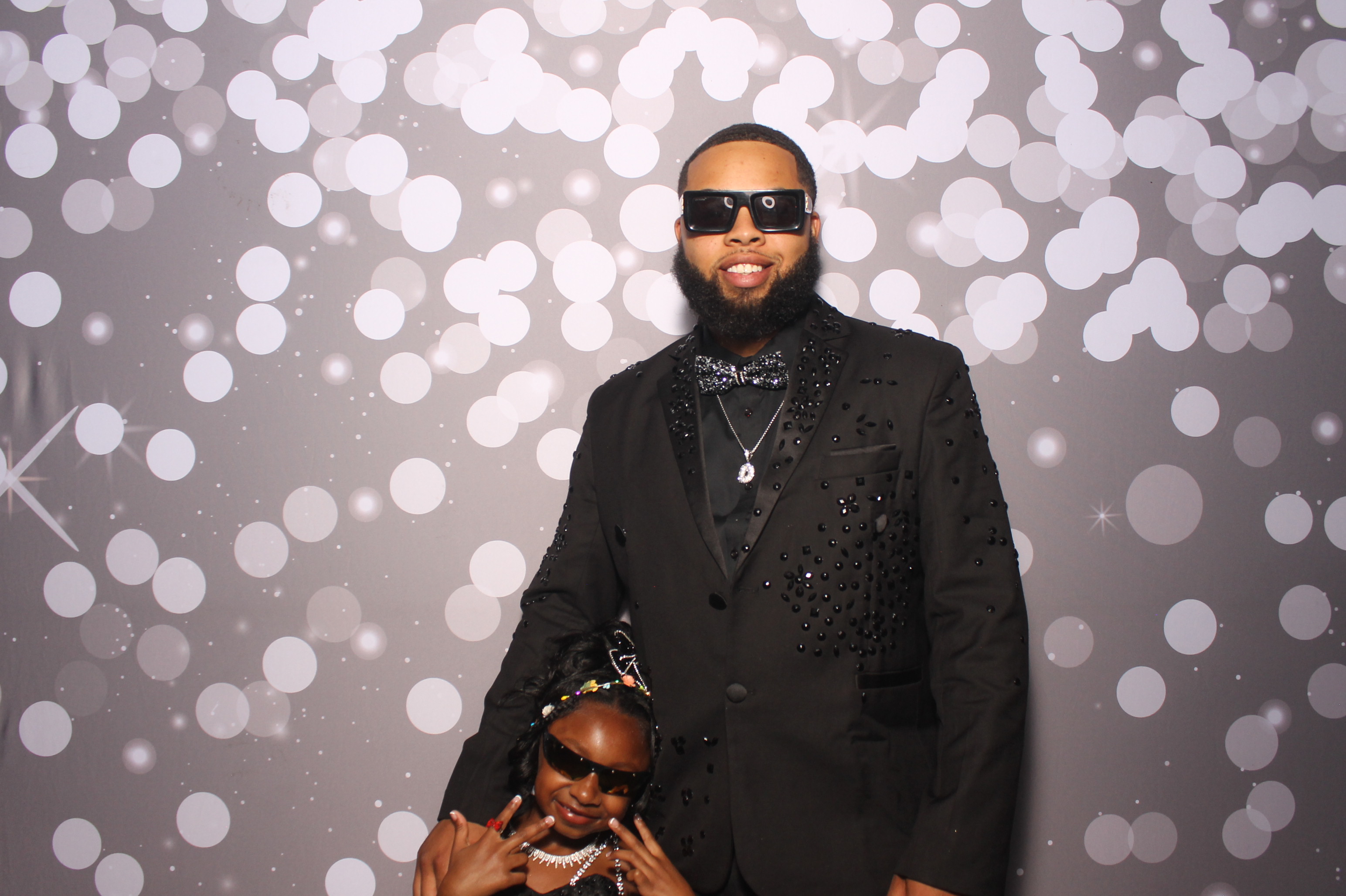 Father Daughter Cupcake Prom | View more photos from the event at gallery.photoboothcincy.com/u/PhotoBoothCincy/Father-Daughter-Cupcake-Prom-1