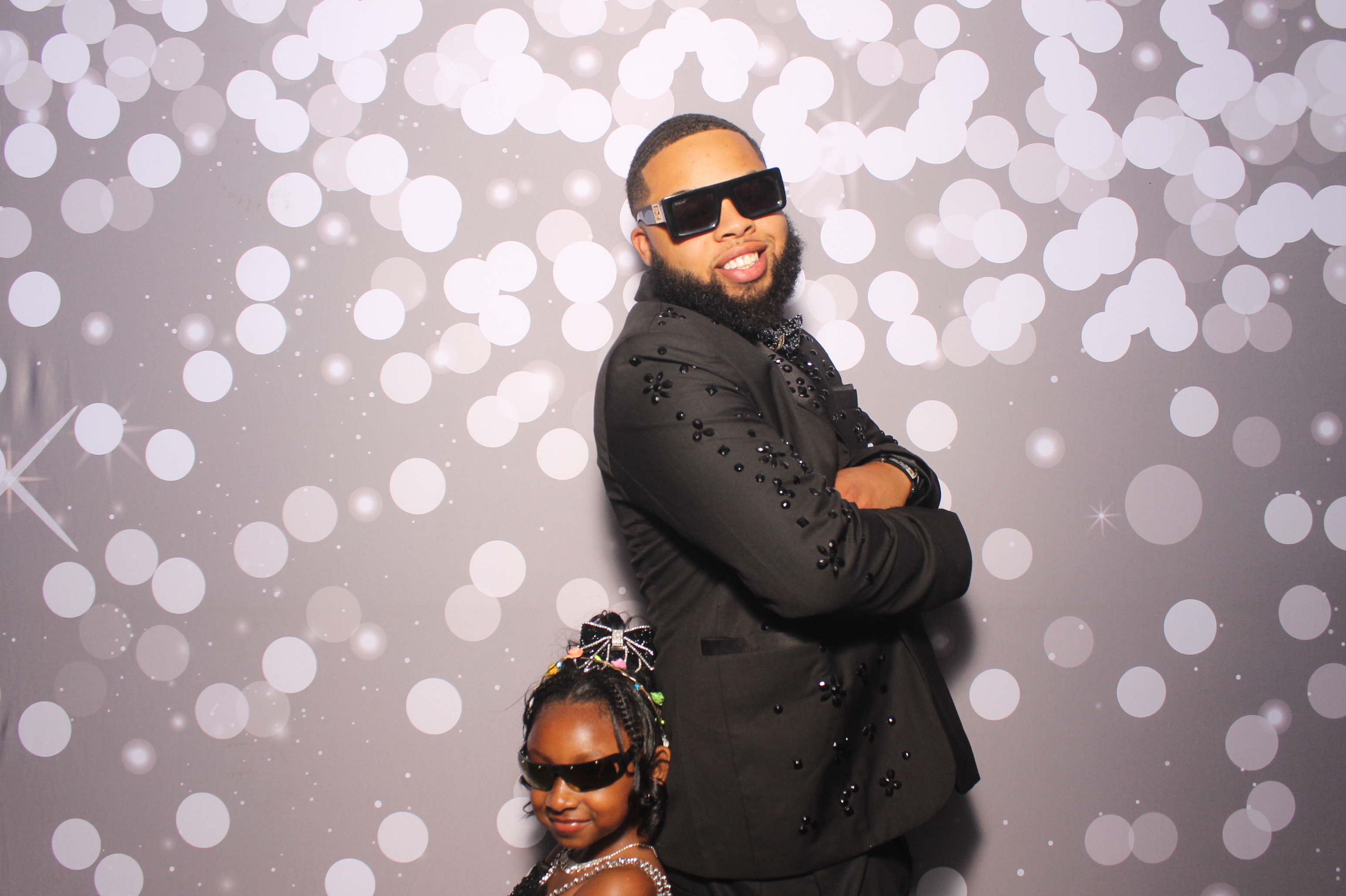Father Daughter Cupcake Prom | View more photos from the event at gallery.photoboothcincy.com/u/PhotoBoothCincy/Father-Daughter-Cupcake-Prom-1