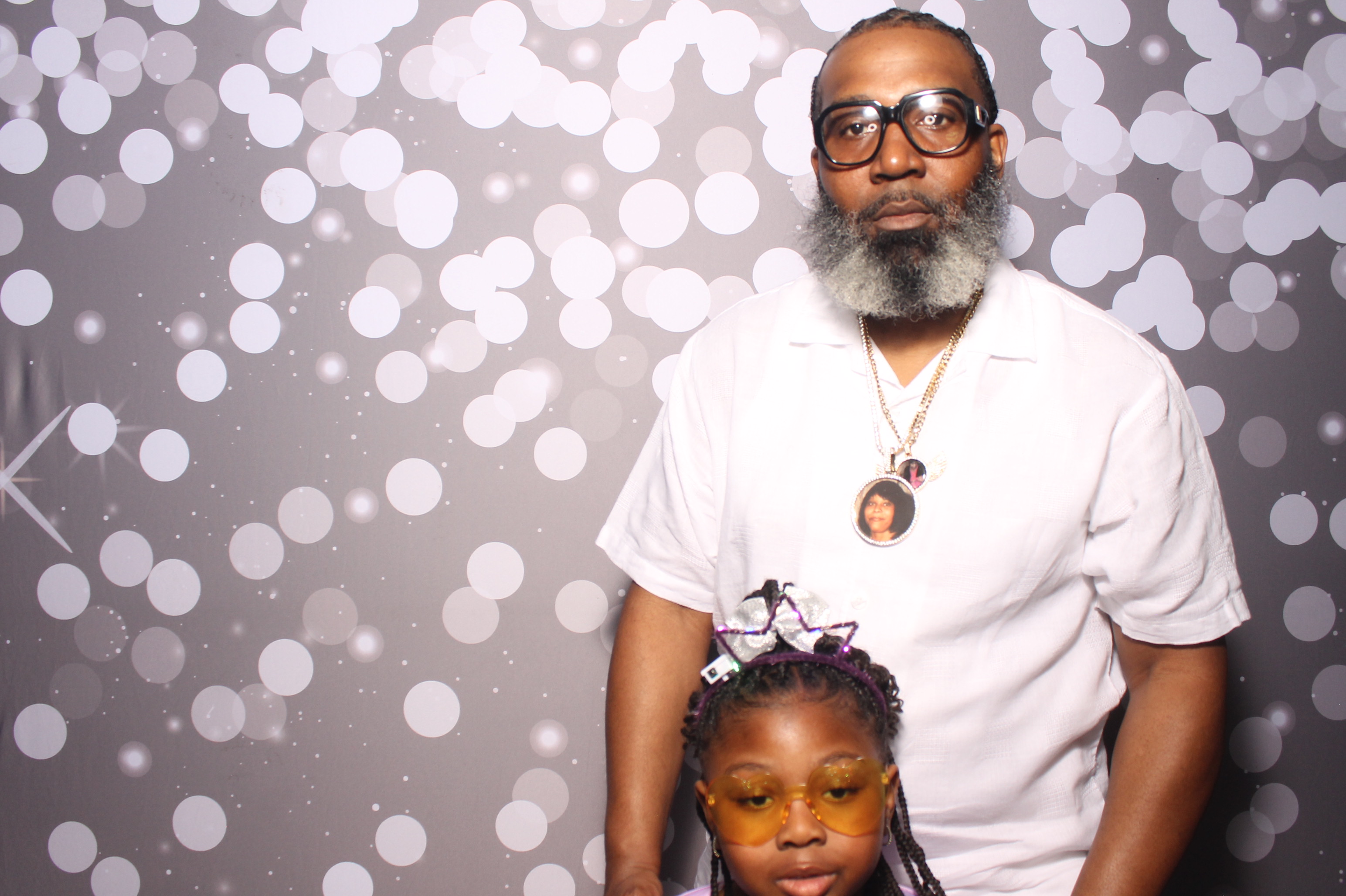Father Daughter Cupcake Prom | View more photos from the event at gallery.photoboothcincy.com/u/PhotoBoothCincy/Father-Daughter-Cupcake-Prom-1