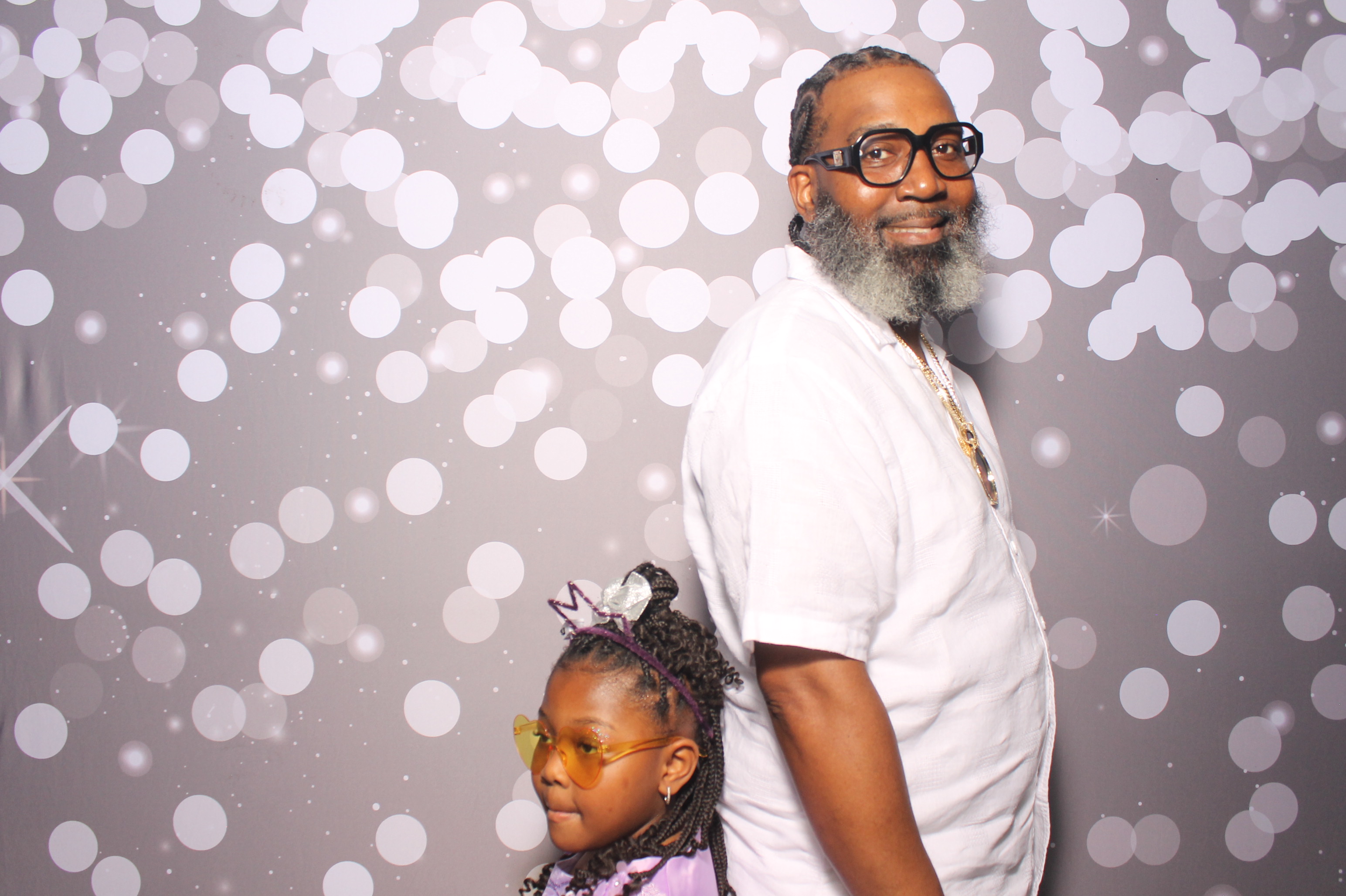 Father Daughter Cupcake Prom | View more photos from the event at gallery.photoboothcincy.com/u/PhotoBoothCincy/Father-Daughter-Cupcake-Prom-1
