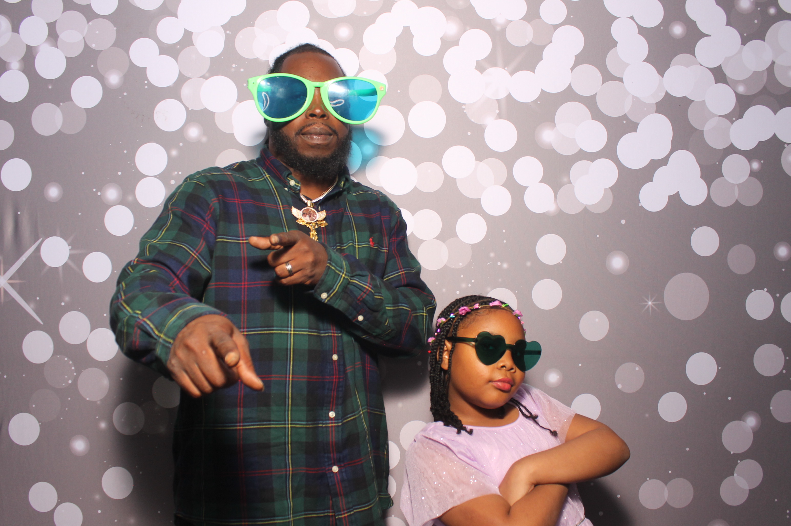 Father Daughter Cupcake Prom | View more photos from the event at gallery.photoboothcincy.com/u/PhotoBoothCincy/Father-Daughter-Cupcake-Prom-1