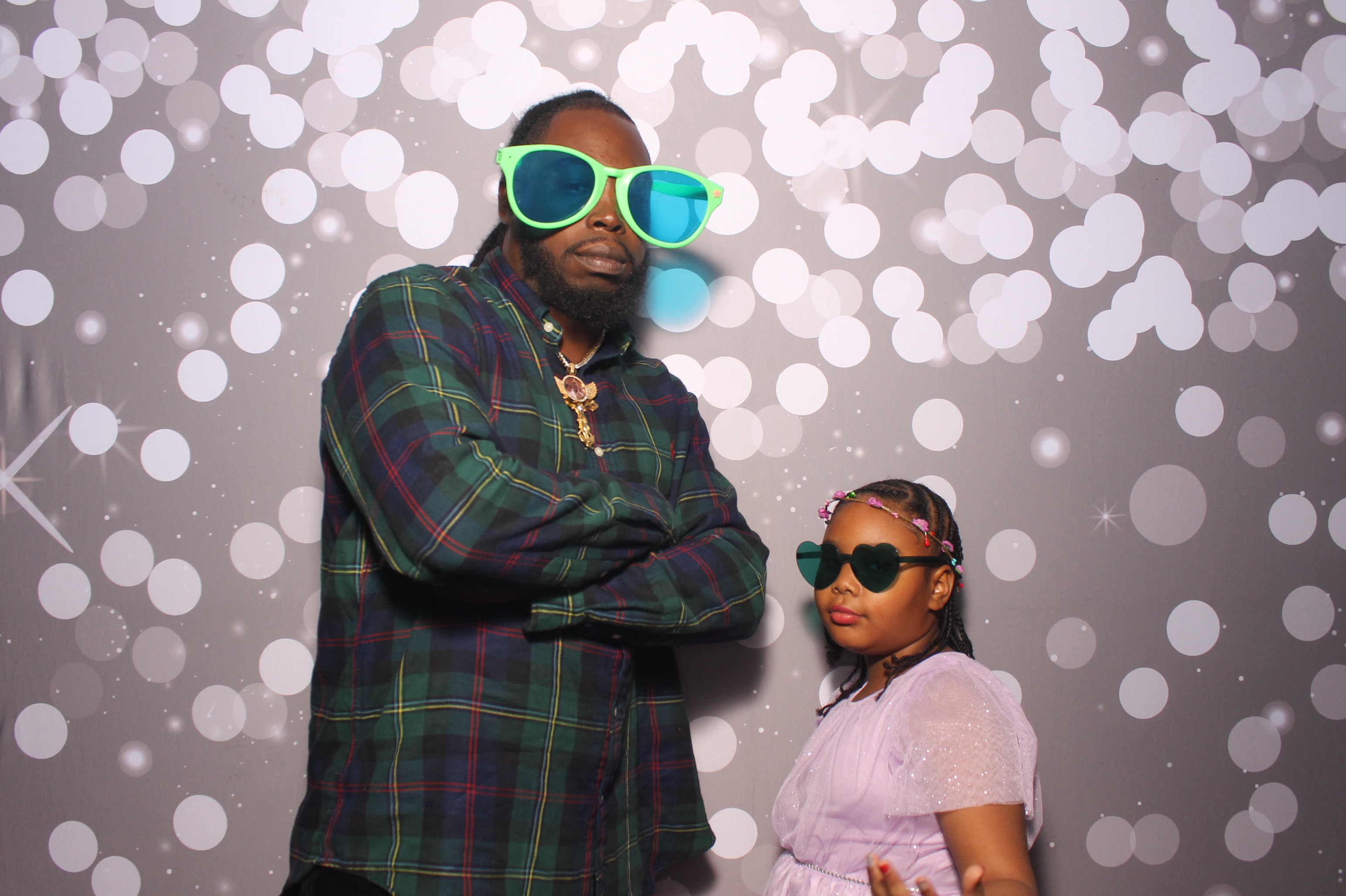 Father Daughter Cupcake Prom | View more photos from the event at gallery.photoboothcincy.com/u/PhotoBoothCincy/Father-Daughter-Cupcake-Prom-1
