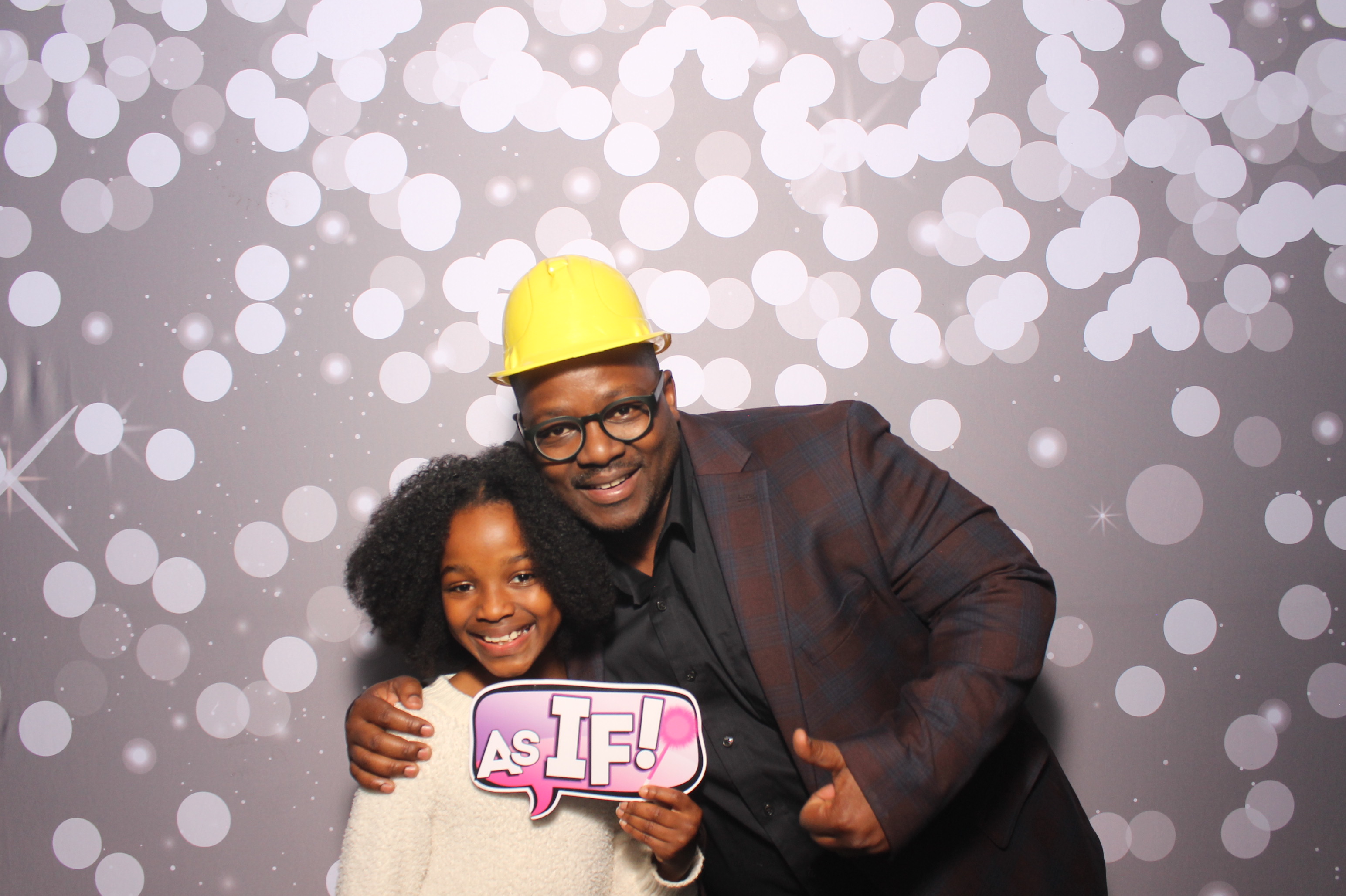 Father Daughter Cupcake Prom | View more photos from the event at gallery.photoboothcincy.com/u/PhotoBoothCincy/Father-Daughter-Cupcake-Prom-1