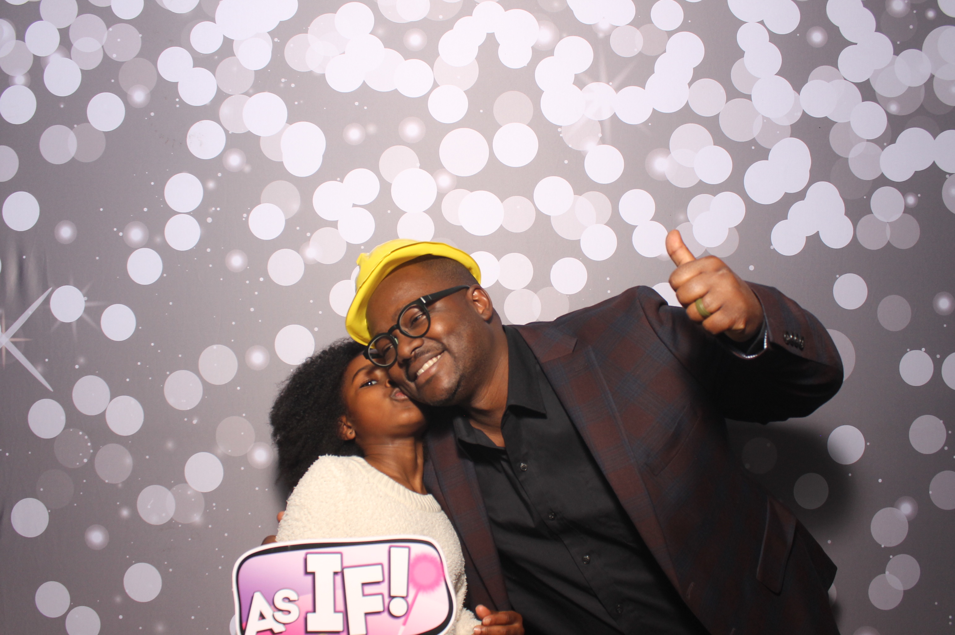 Father Daughter Cupcake Prom | View more photos from the event at gallery.photoboothcincy.com/u/PhotoBoothCincy/Father-Daughter-Cupcake-Prom-1