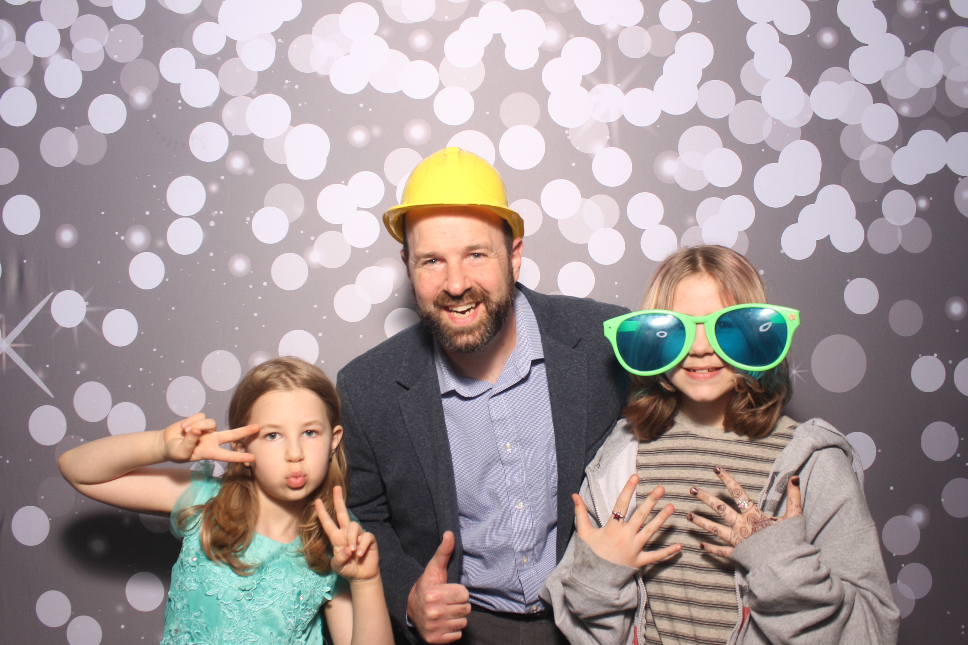 Father Daughter Cupcake Prom | View more photos from the event at gallery.photoboothcincy.com/u/PhotoBoothCincy/Father-Daughter-Cupcake-Prom-1