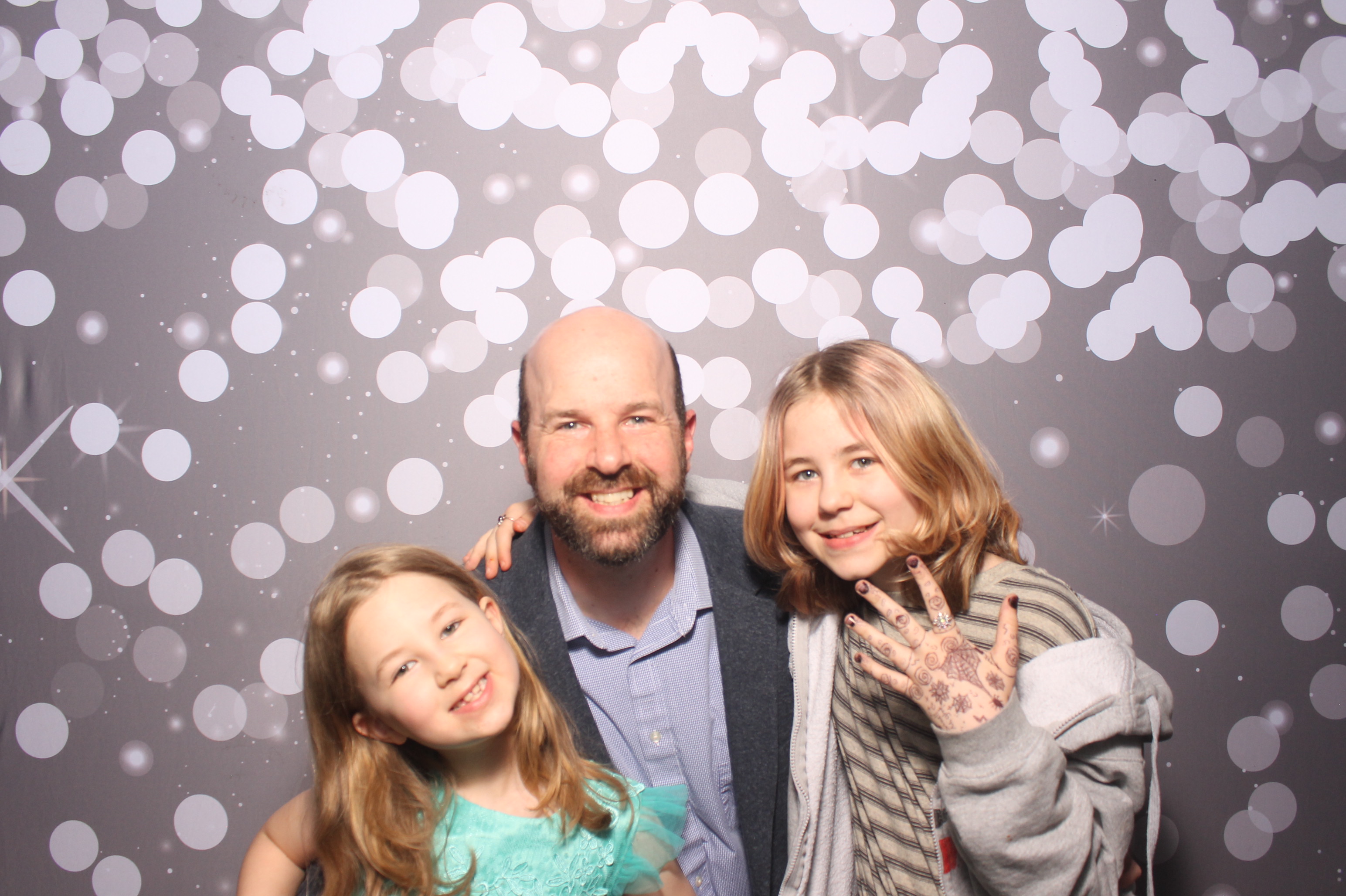 Father Daughter Cupcake Prom | View more photos from the event at gallery.photoboothcincy.com/u/PhotoBoothCincy/Father-Daughter-Cupcake-Prom-1