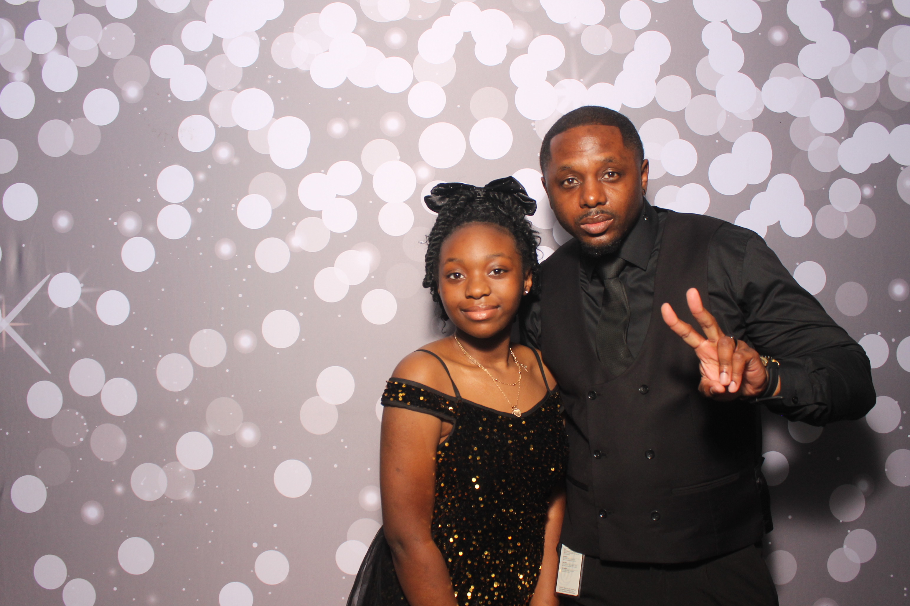 Father Daughter Cupcake Prom | View more photos from the event at gallery.photoboothcincy.com/u/PhotoBoothCincy/Father-Daughter-Cupcake-Prom-1