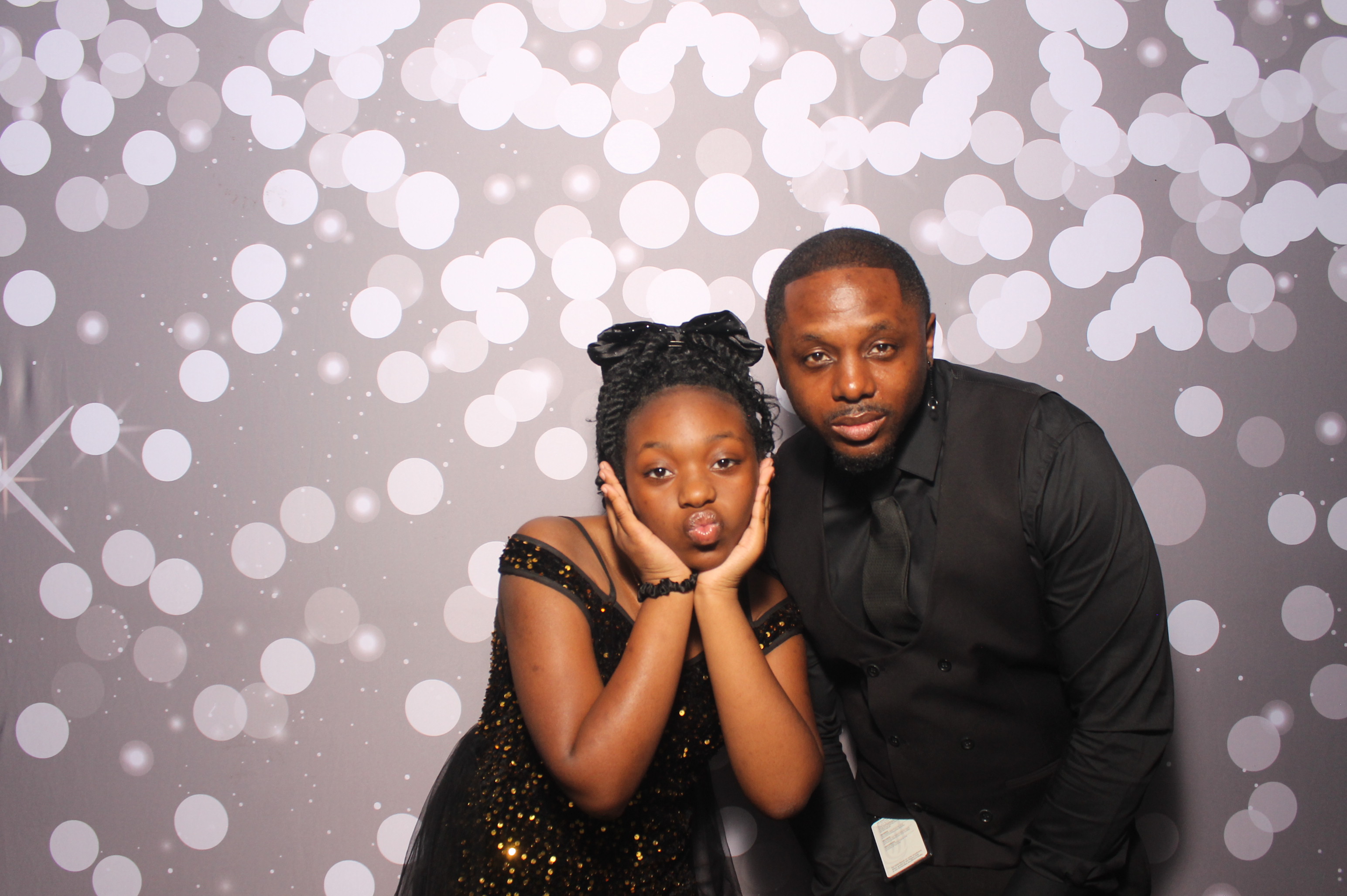 Father Daughter Cupcake Prom | View more photos from the event at gallery.photoboothcincy.com/u/PhotoBoothCincy/Father-Daughter-Cupcake-Prom-1