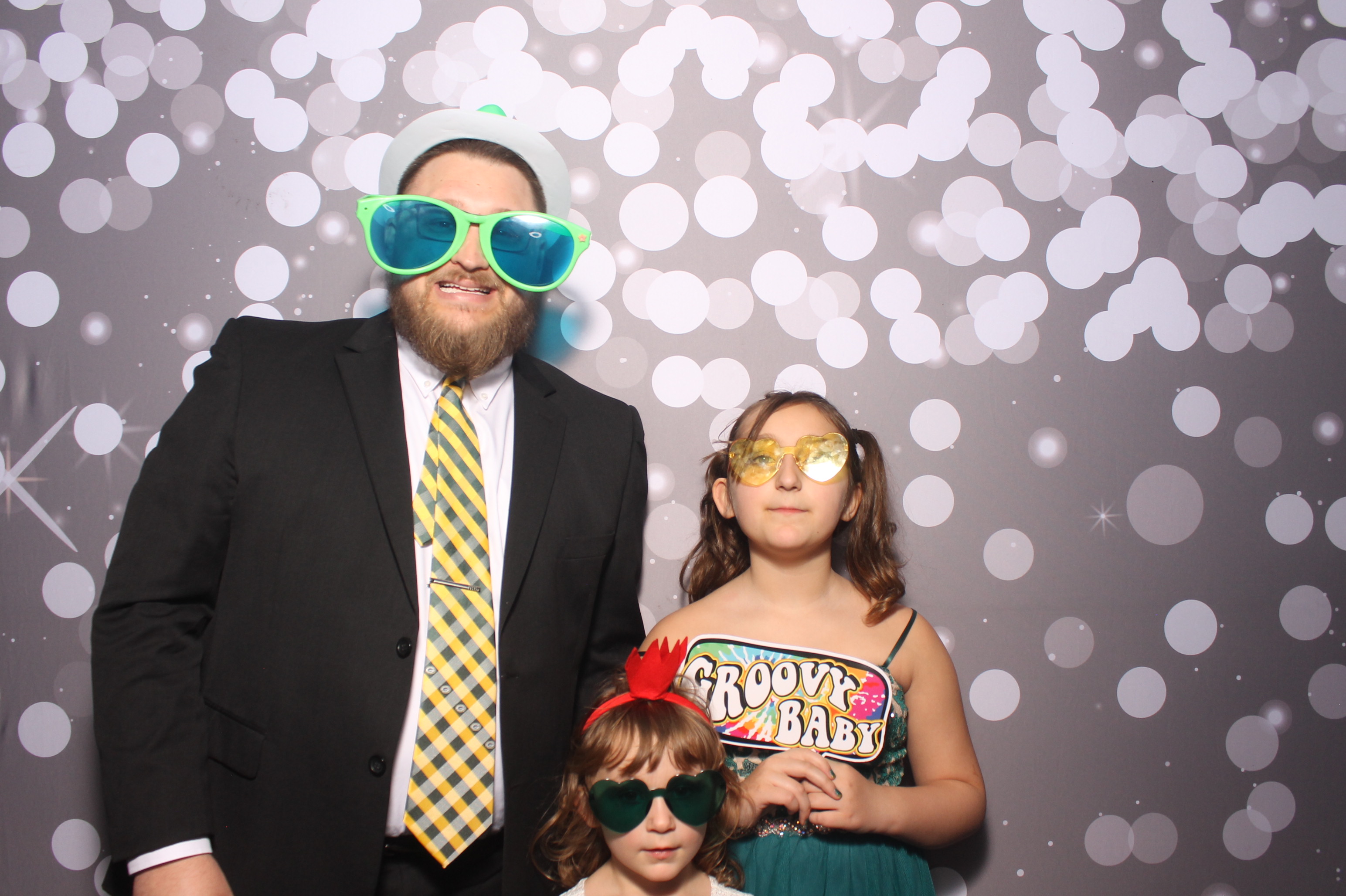 Father Daughter Cupcake Prom | View more photos from the event at gallery.photoboothcincy.com/u/PhotoBoothCincy/Father-Daughter-Cupcake-Prom-1