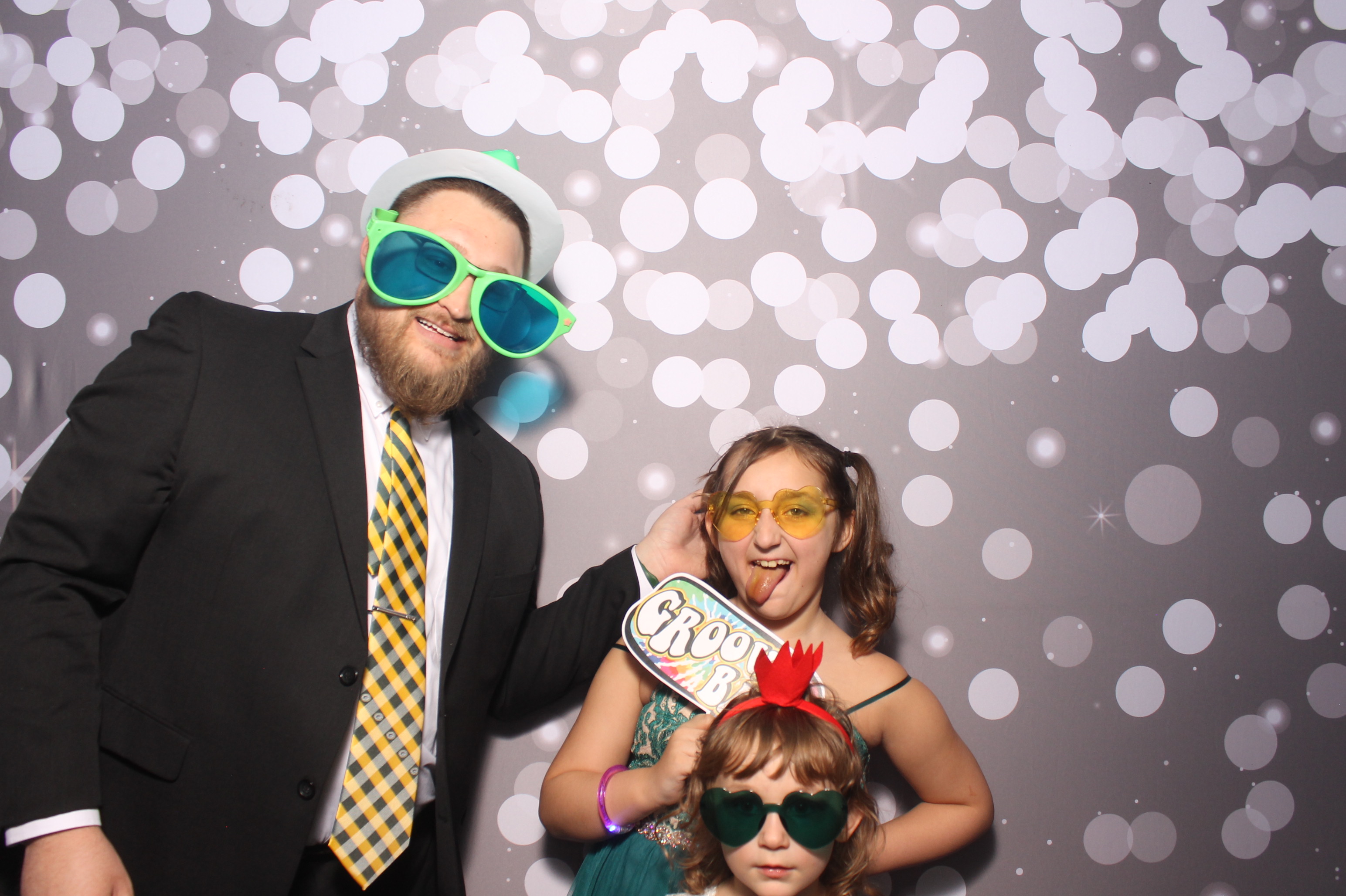 Father Daughter Cupcake Prom | View more photos from the event at gallery.photoboothcincy.com/u/PhotoBoothCincy/Father-Daughter-Cupcake-Prom-1