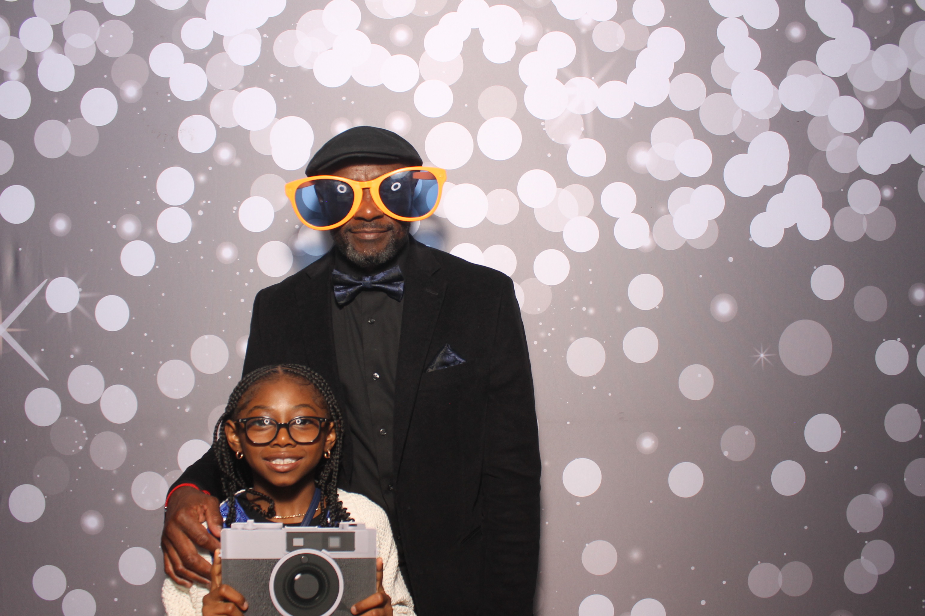Father Daughter Cupcake Prom | View more photos from the event at gallery.photoboothcincy.com/u/PhotoBoothCincy/Father-Daughter-Cupcake-Prom-1