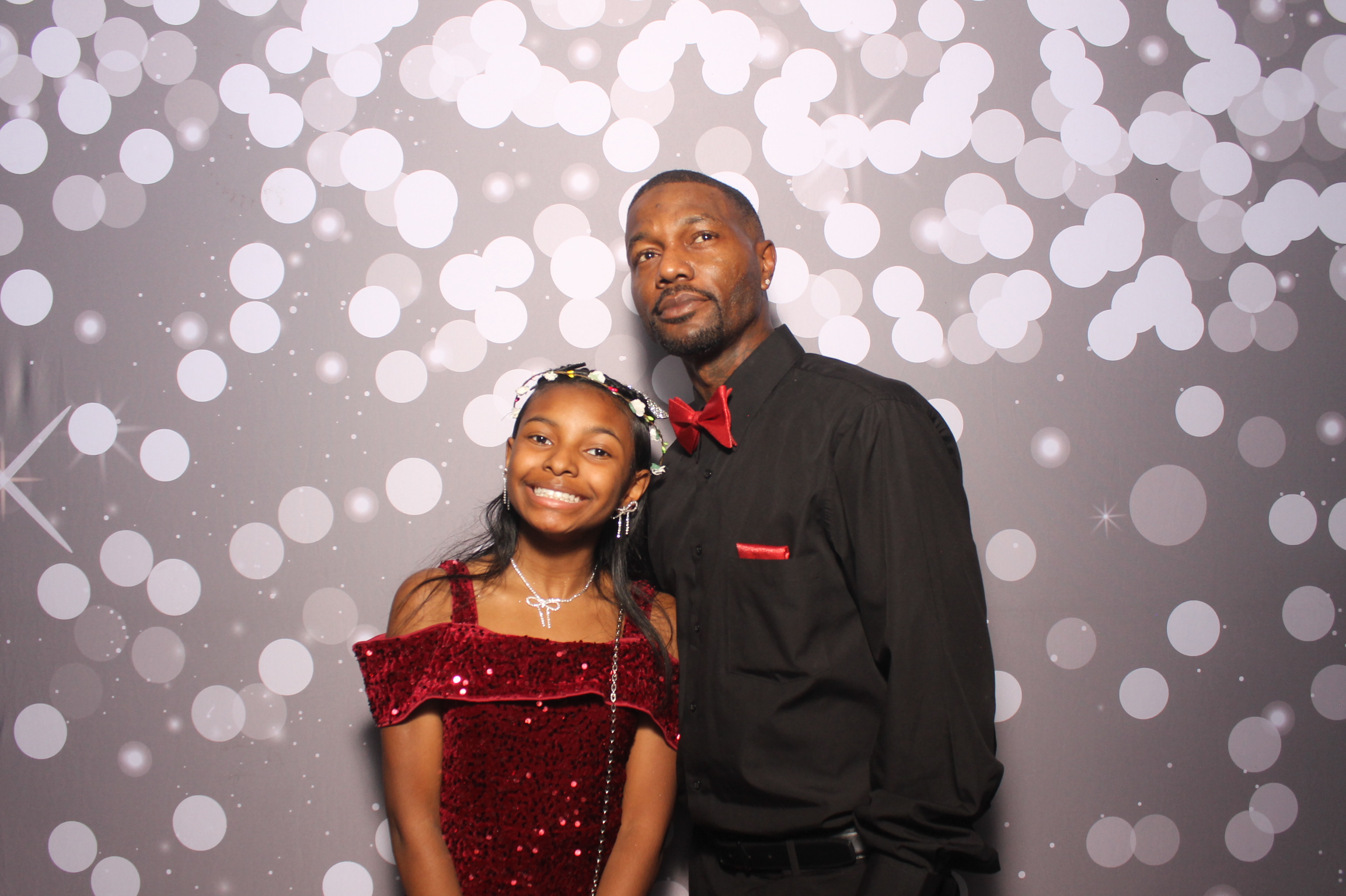 Father Daughter Cupcake Prom | View more photos from the event at gallery.photoboothcincy.com/u/PhotoBoothCincy/Father-Daughter-Cupcake-Prom-1