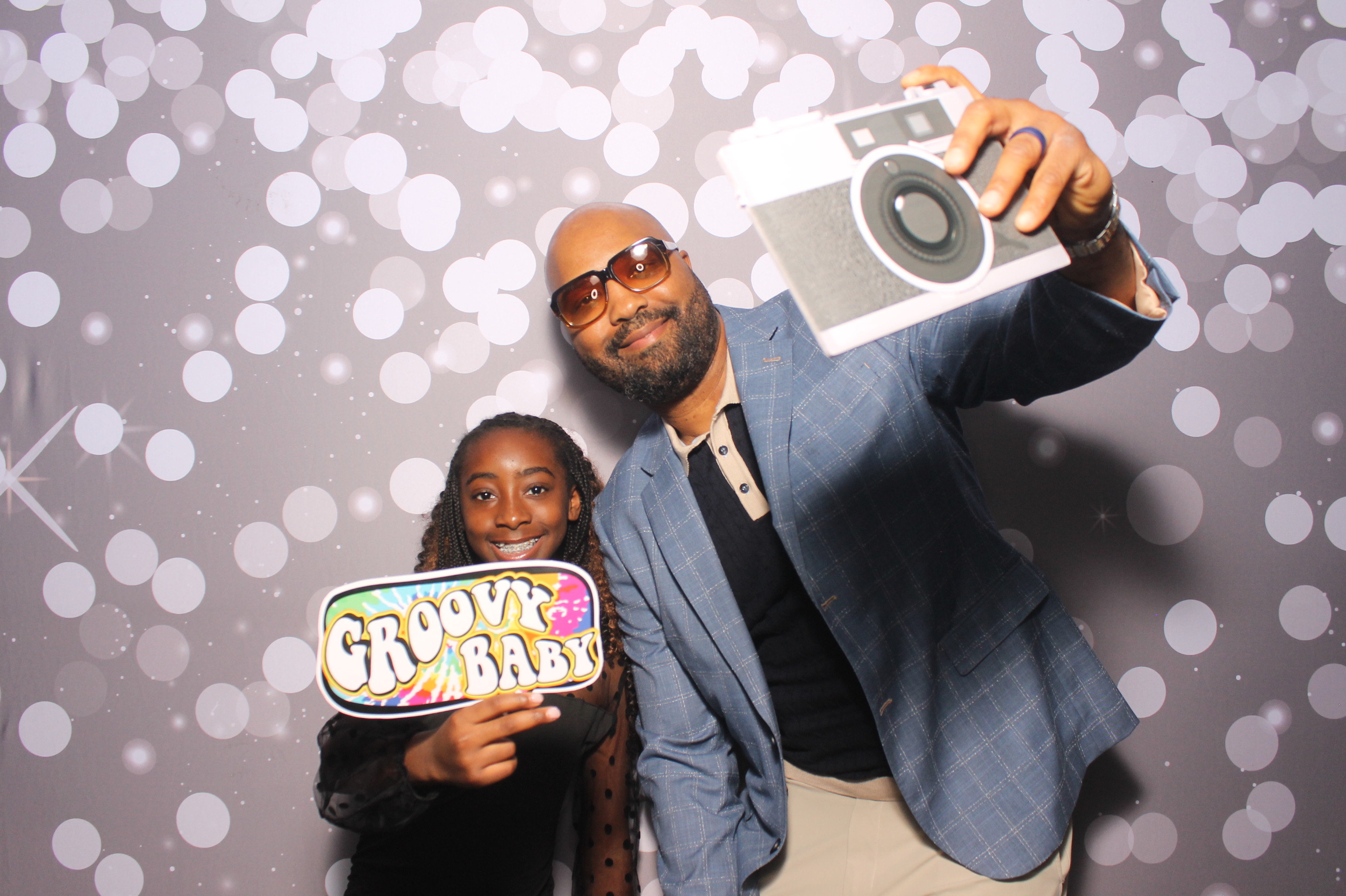 Father Daughter Cupcake Prom | View more photos from the event at gallery.photoboothcincy.com/u/PhotoBoothCincy/Father-Daughter-Cupcake-Prom-1