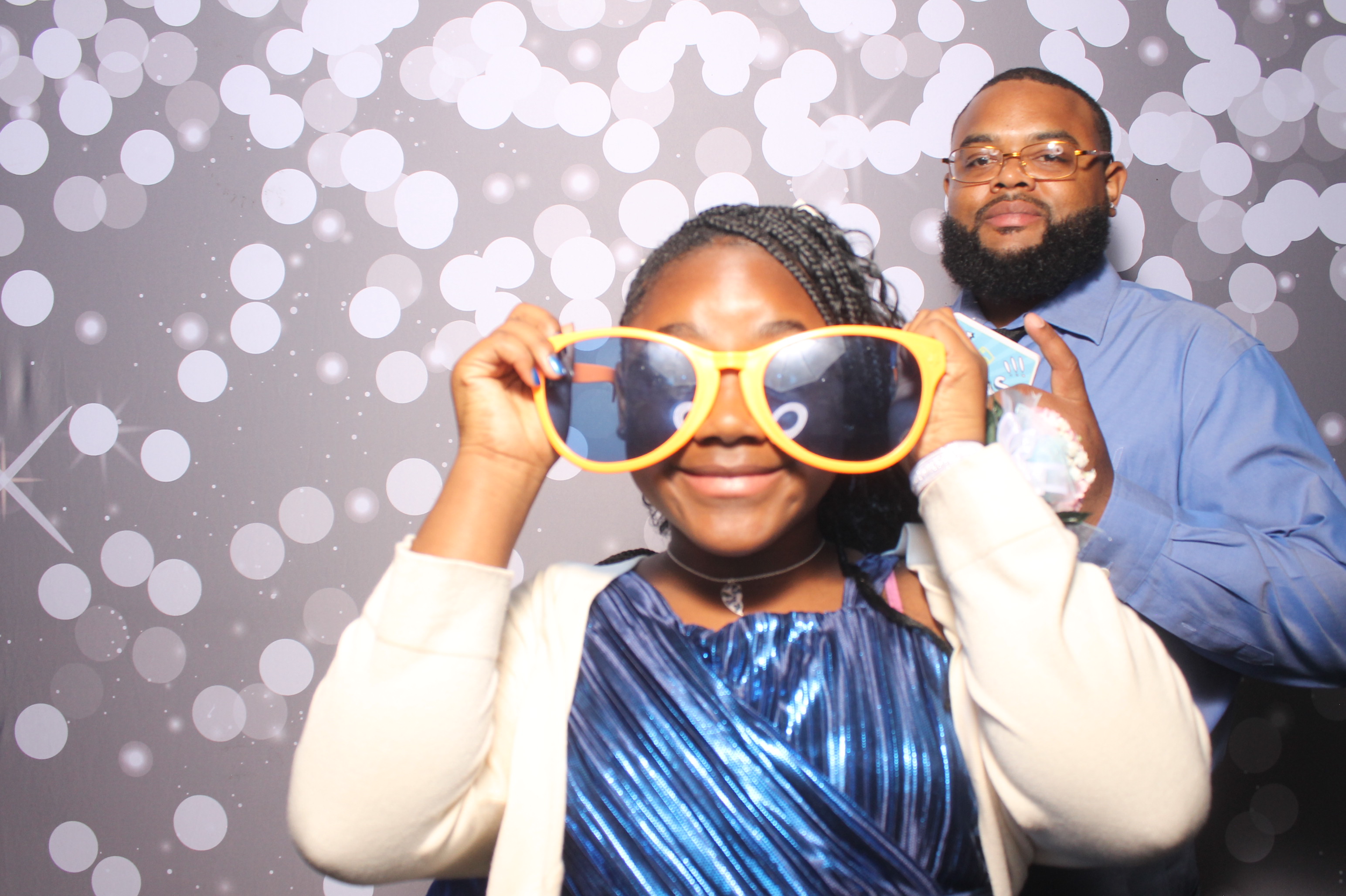 Father Daughter Cupcake Prom | View more photos from the event at gallery.photoboothcincy.com/u/PhotoBoothCincy/Father-Daughter-Cupcake-Prom-1