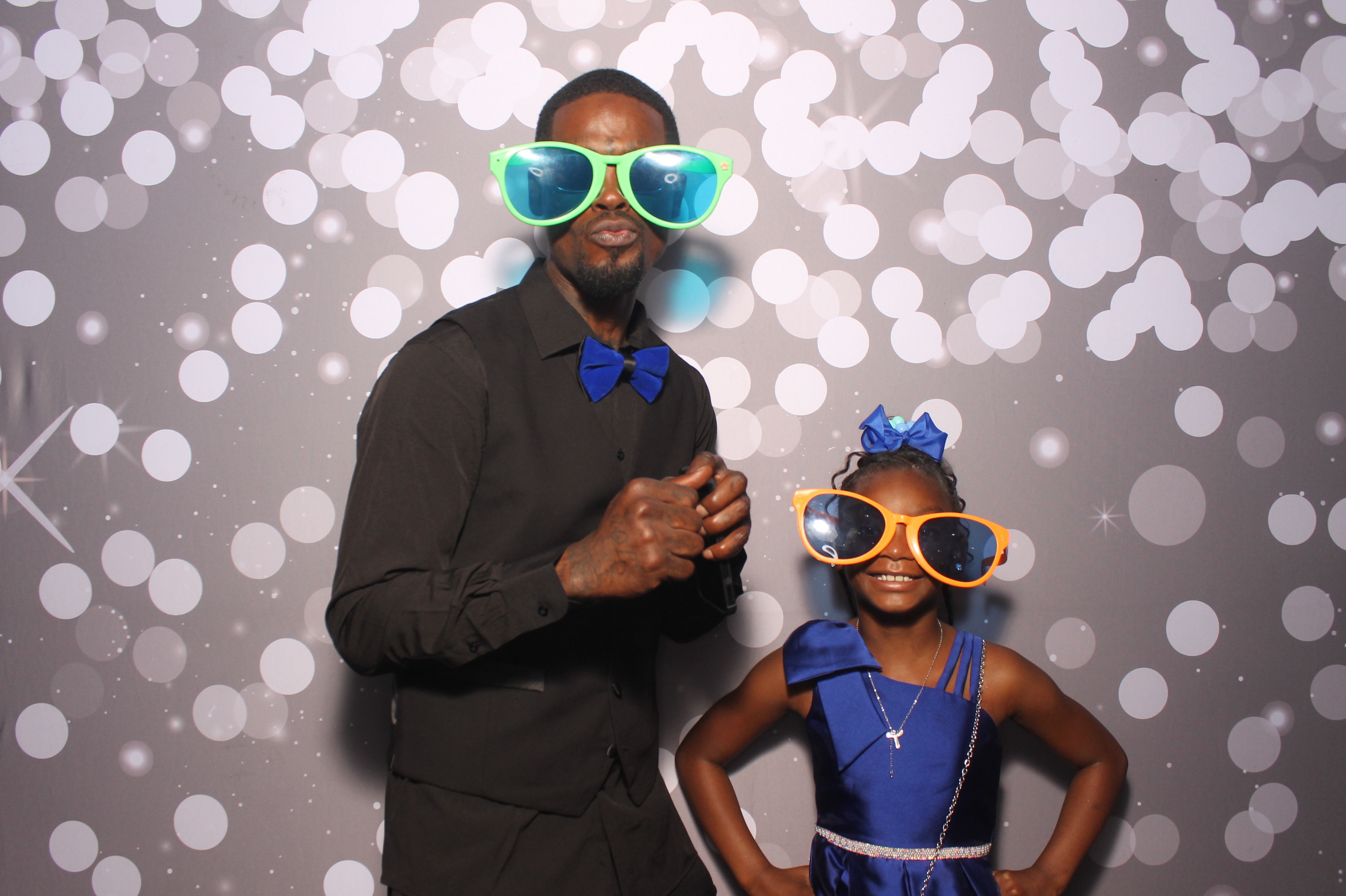 Father Daughter Cupcake Prom | View more photos from the event at gallery.photoboothcincy.com/u/PhotoBoothCincy/Father-Daughter-Cupcake-Prom-1