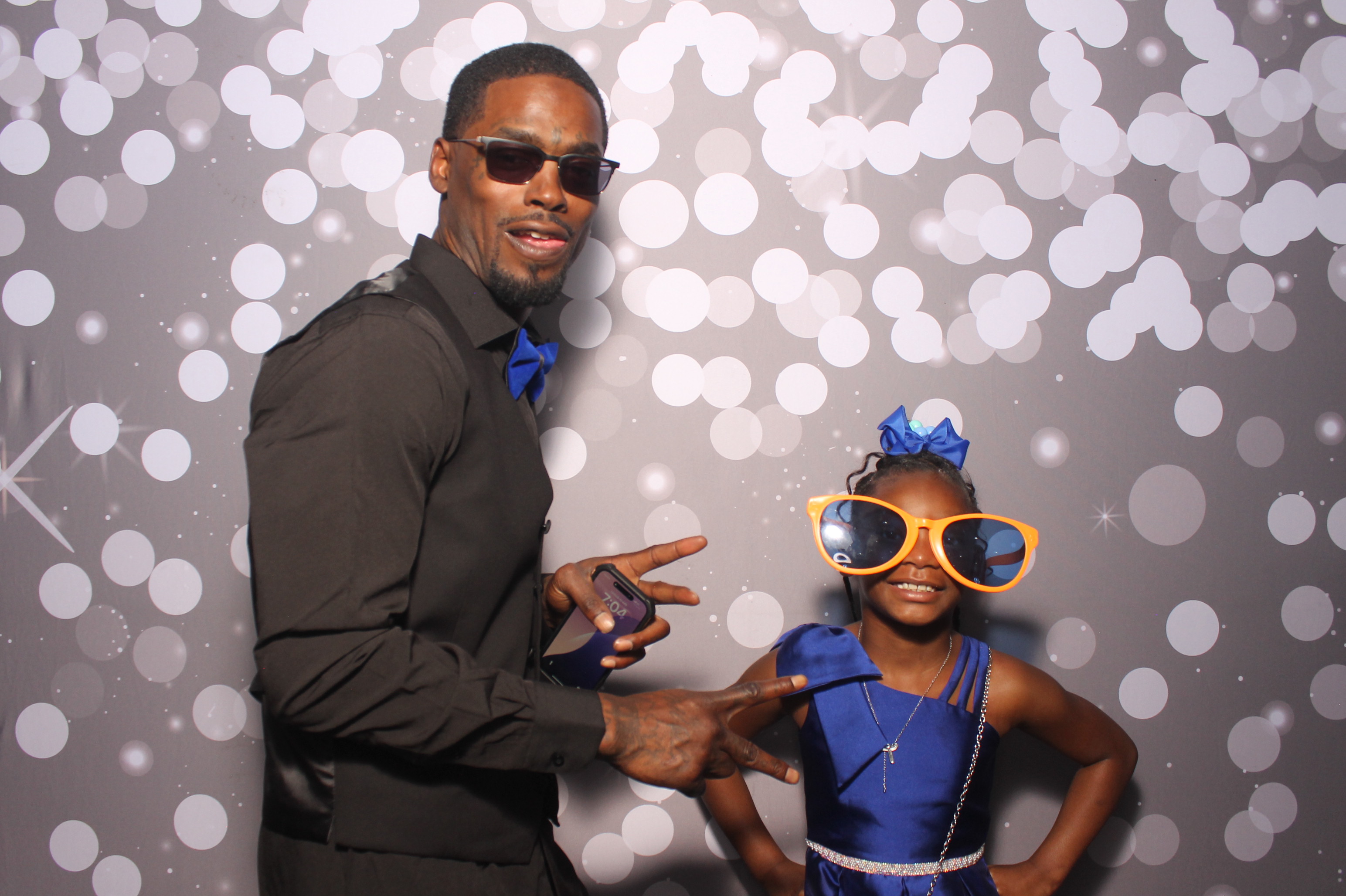 Father Daughter Cupcake Prom | View more photos from the event at gallery.photoboothcincy.com/u/PhotoBoothCincy/Father-Daughter-Cupcake-Prom-1