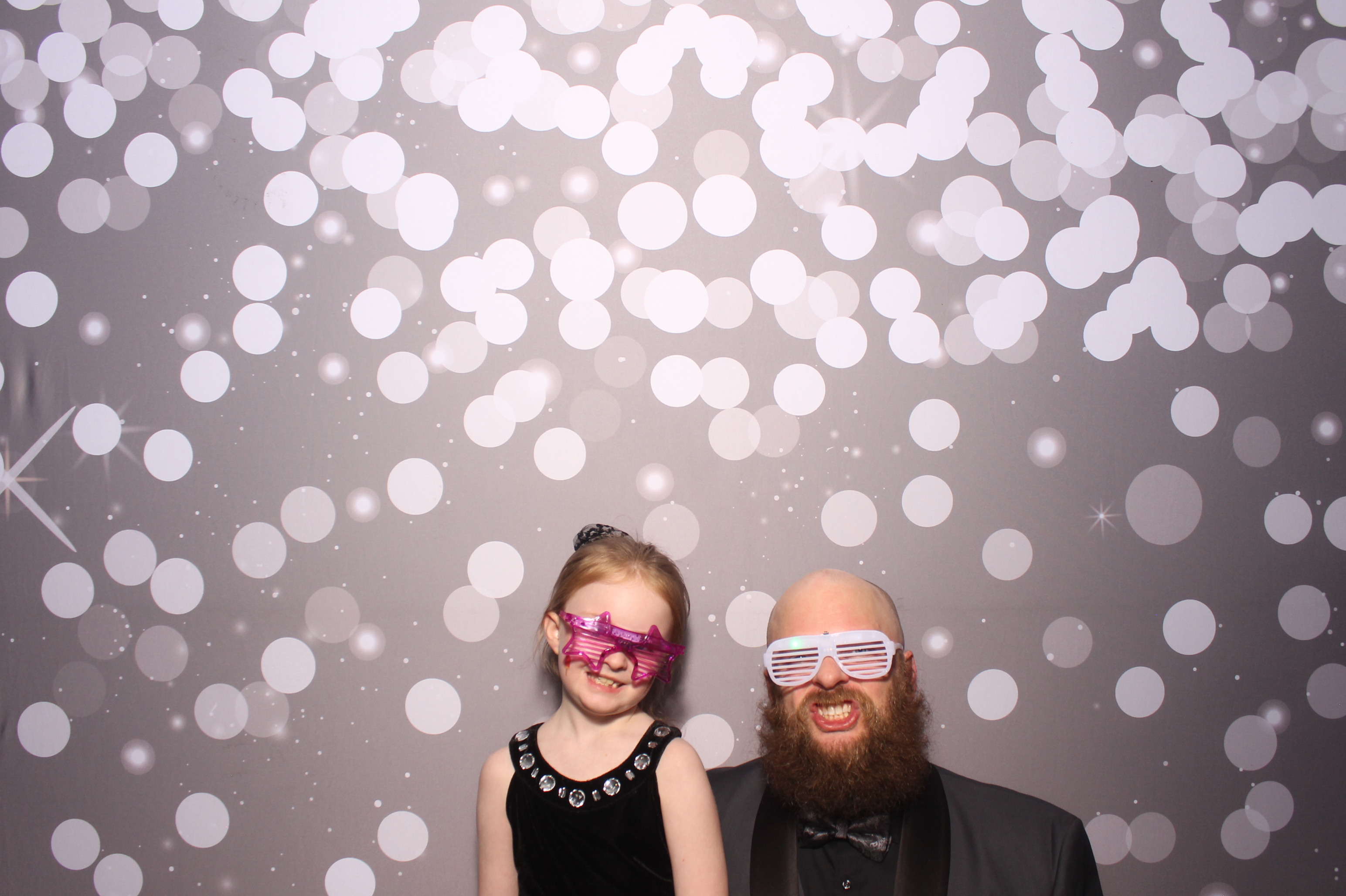 Father Daughter Cupcake Prom | View more photos from the event at gallery.photoboothcincy.com/u/PhotoBoothCincy/Father-Daughter-Cupcake-Prom-1