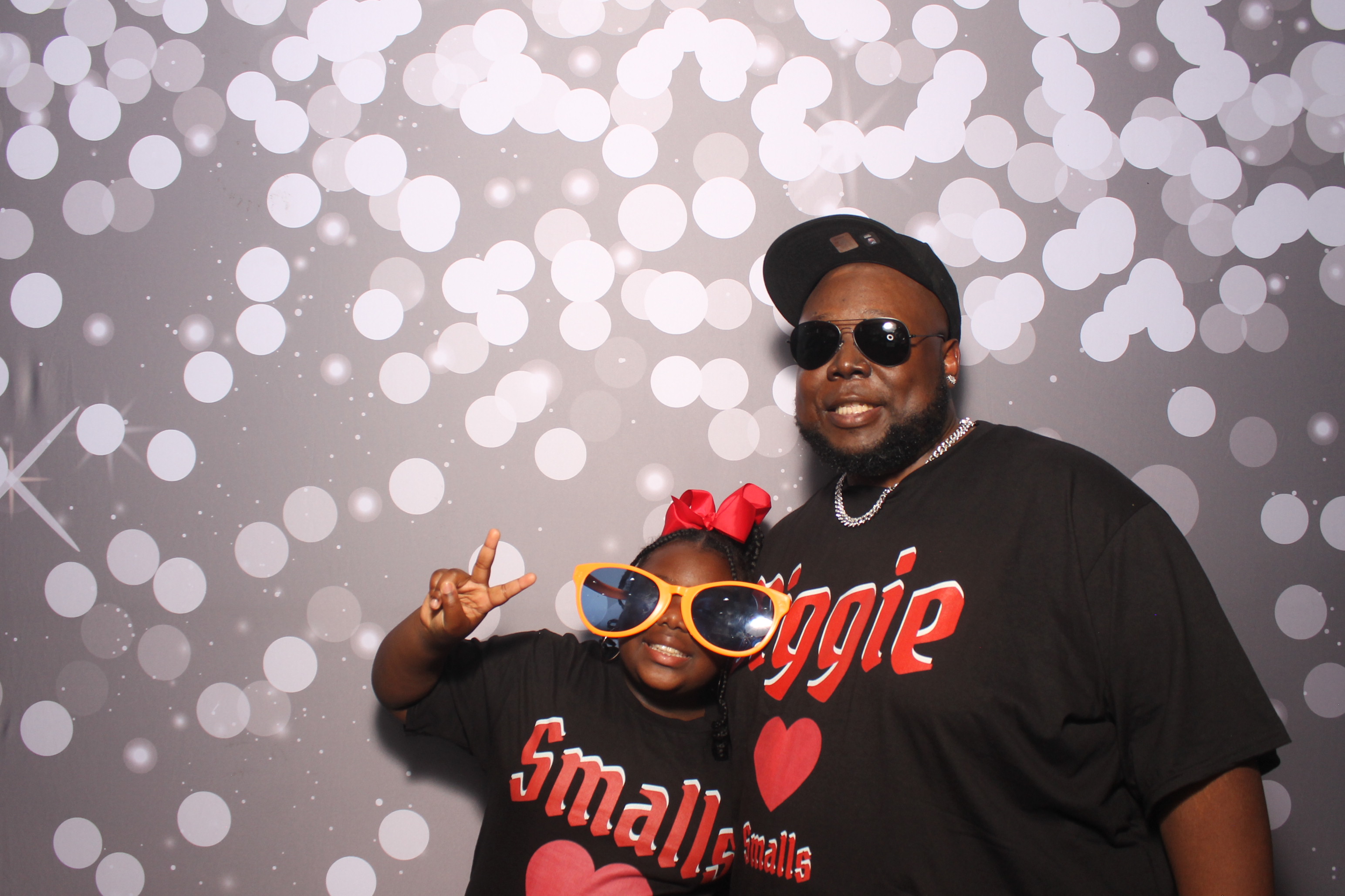 Father Daughter Cupcake Prom | View more photos from the event at gallery.photoboothcincy.com/u/PhotoBoothCincy/Father-Daughter-Cupcake-Prom-1