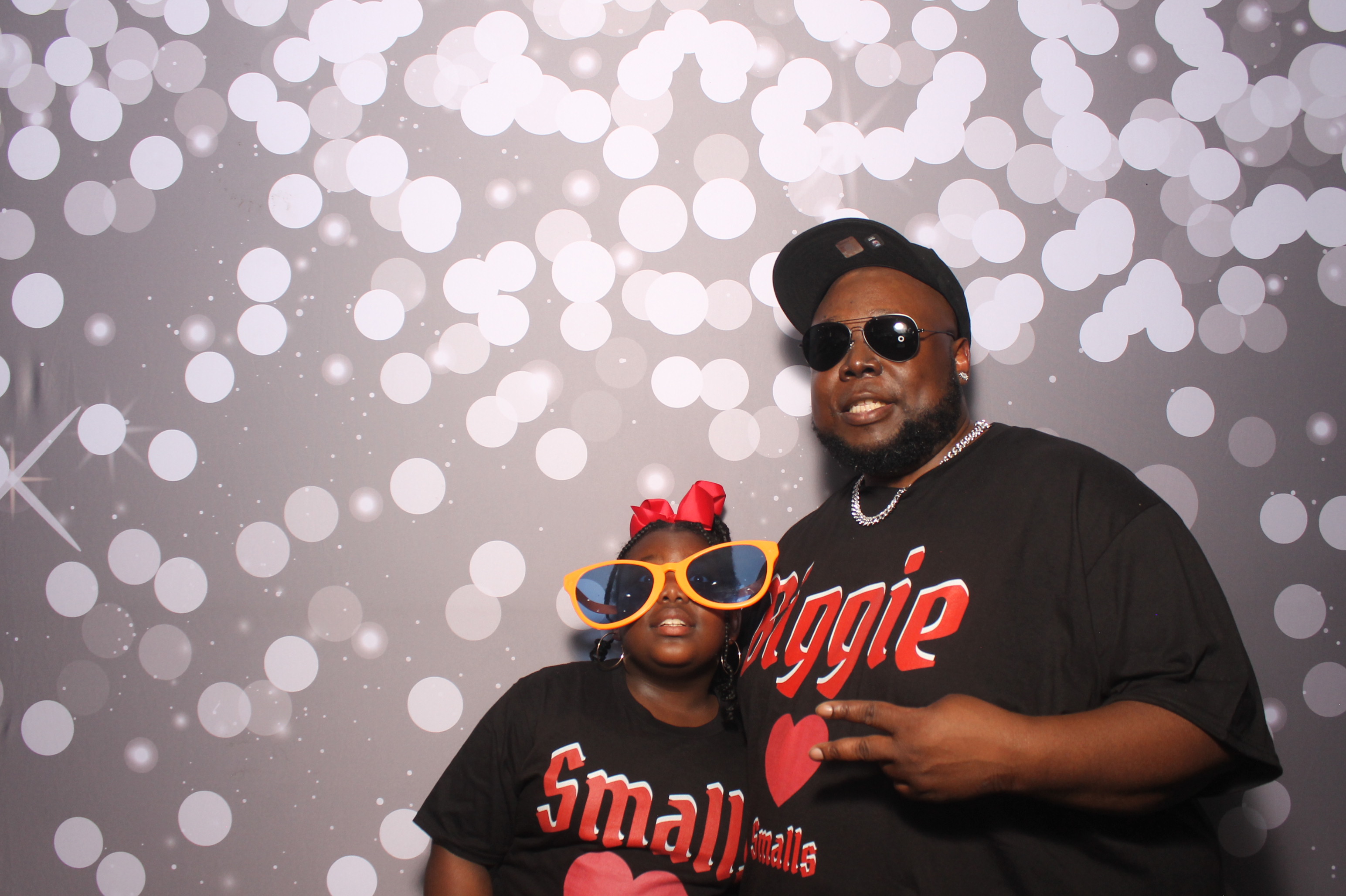 Father Daughter Cupcake Prom | View more photos from the event at gallery.photoboothcincy.com/u/PhotoBoothCincy/Father-Daughter-Cupcake-Prom-1