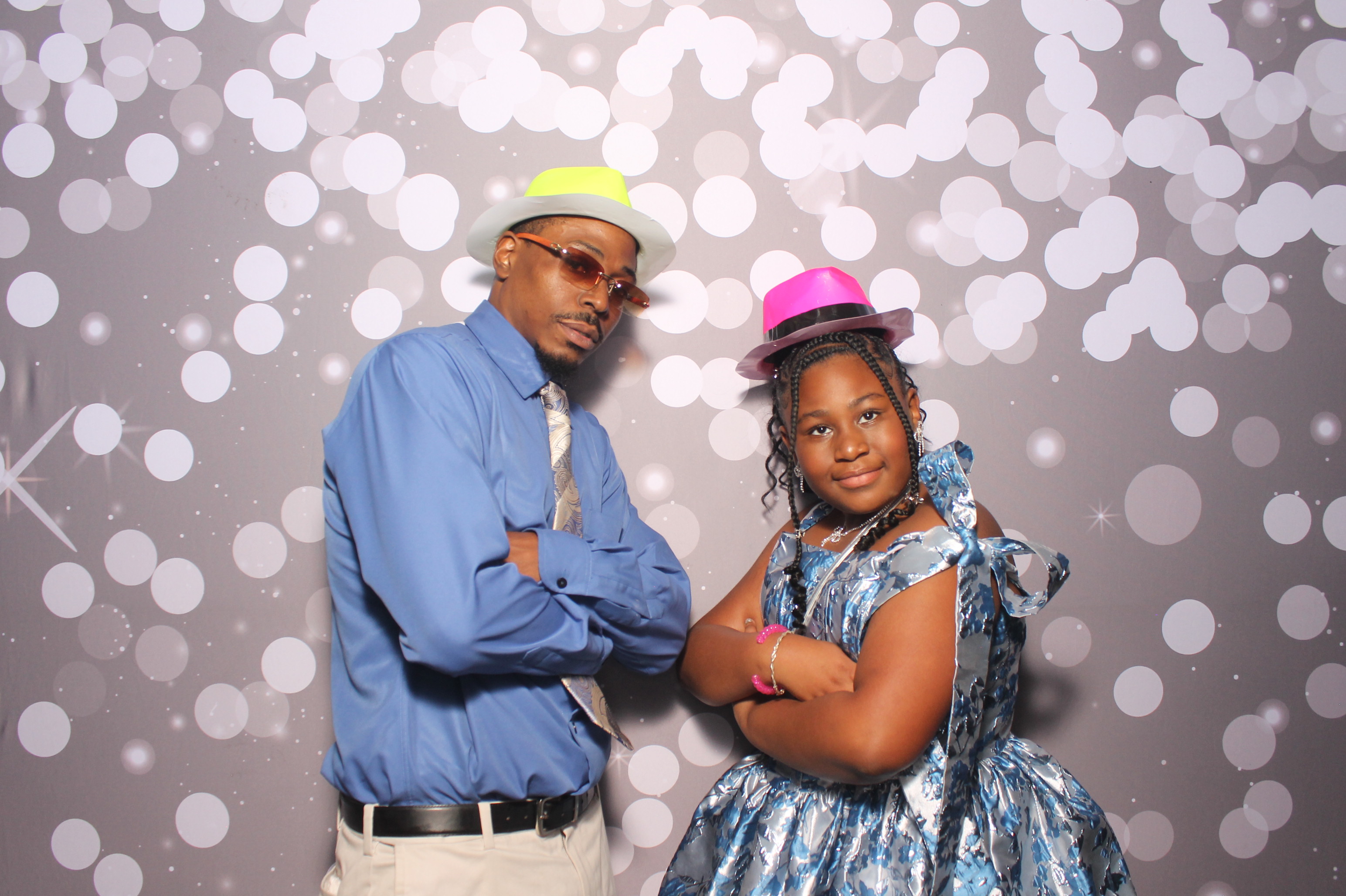 Father Daughter Cupcake Prom | View more photos from the event at gallery.photoboothcincy.com/u/PhotoBoothCincy/Father-Daughter-Cupcake-Prom-1