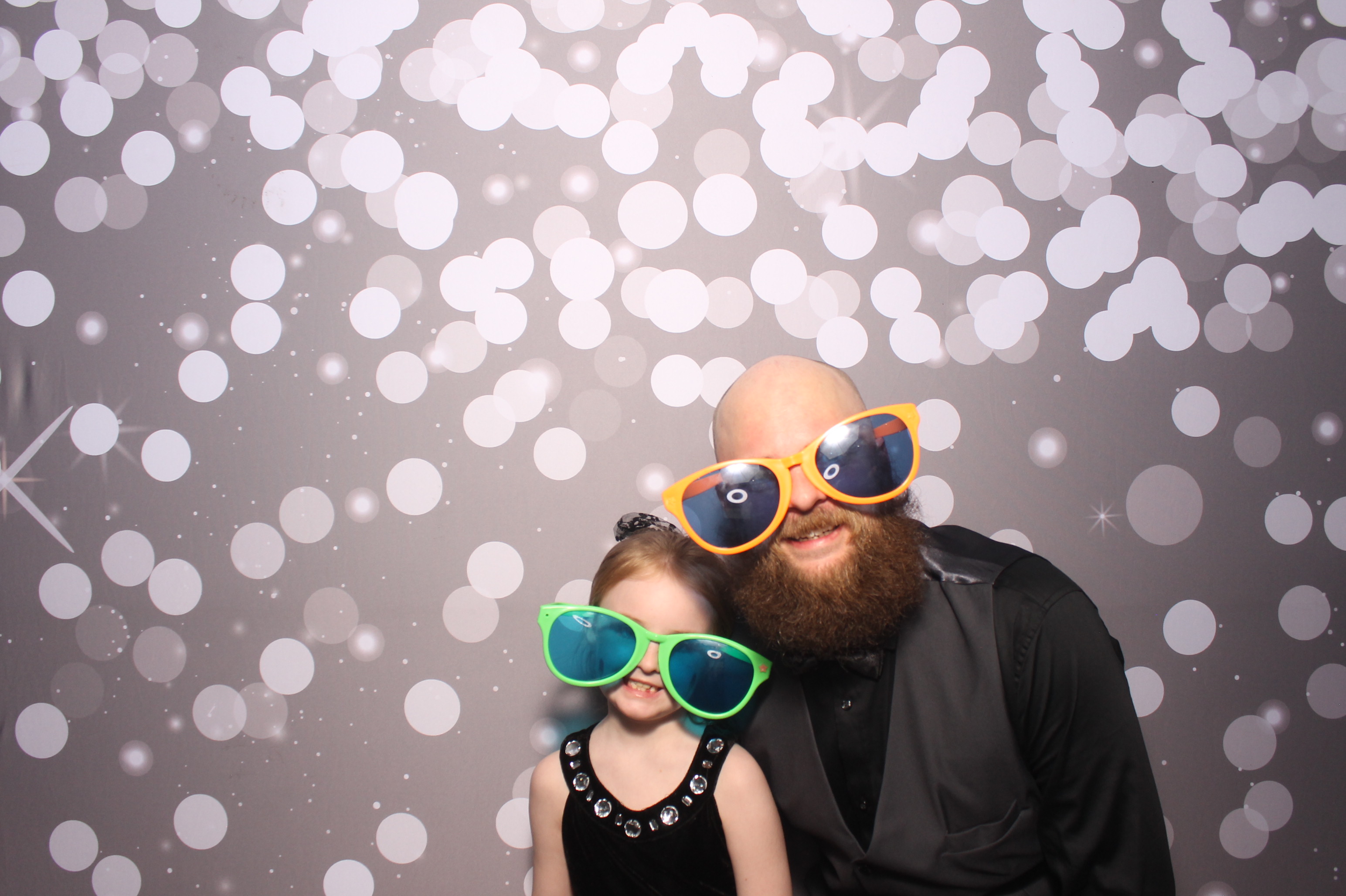 Father Daughter Cupcake Prom | View more photos from the event at gallery.photoboothcincy.com/u/PhotoBoothCincy/Father-Daughter-Cupcake-Prom-1