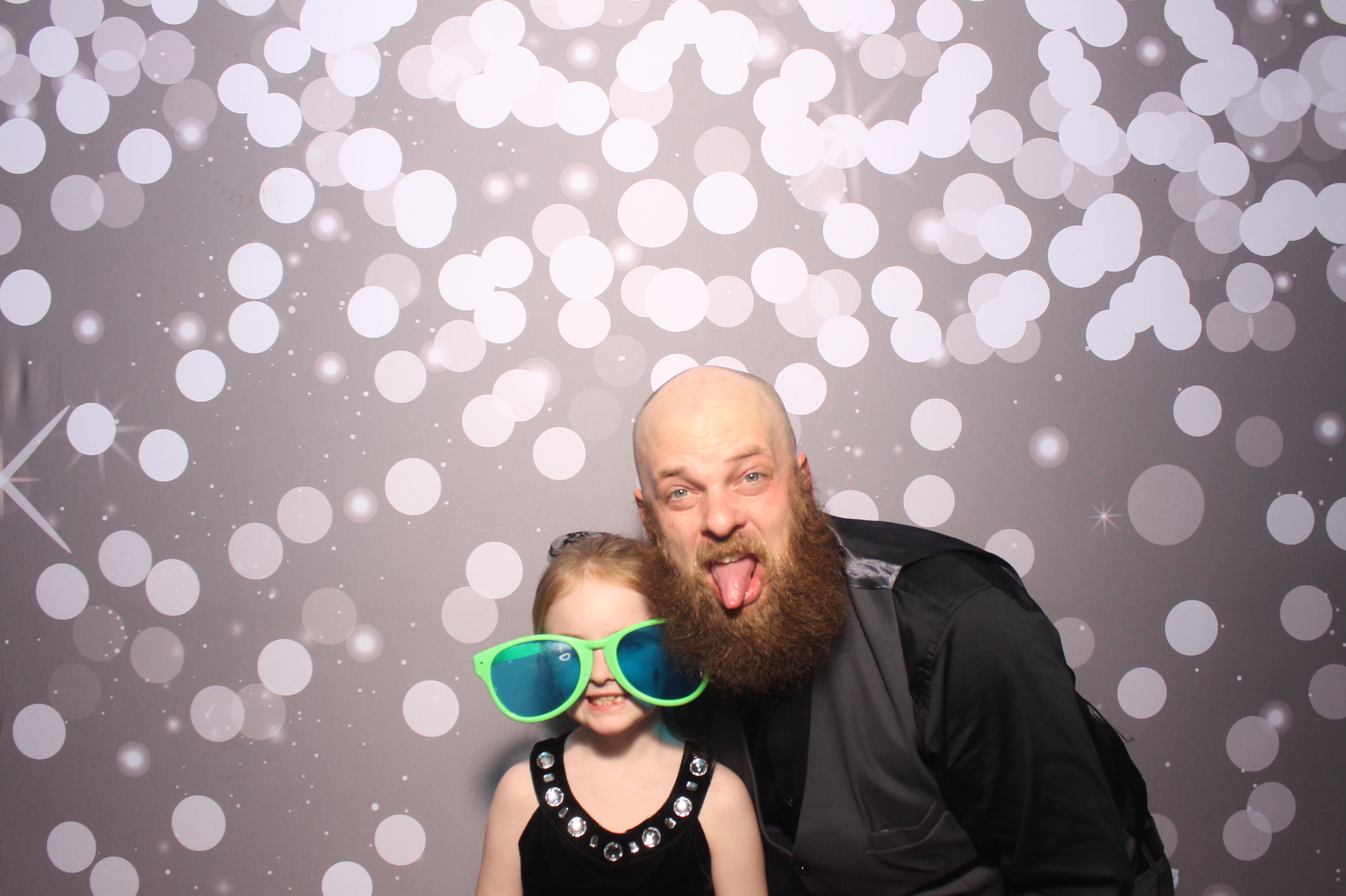 Father Daughter Cupcake Prom | View more photos from the event at gallery.photoboothcincy.com/u/PhotoBoothCincy/Father-Daughter-Cupcake-Prom-1