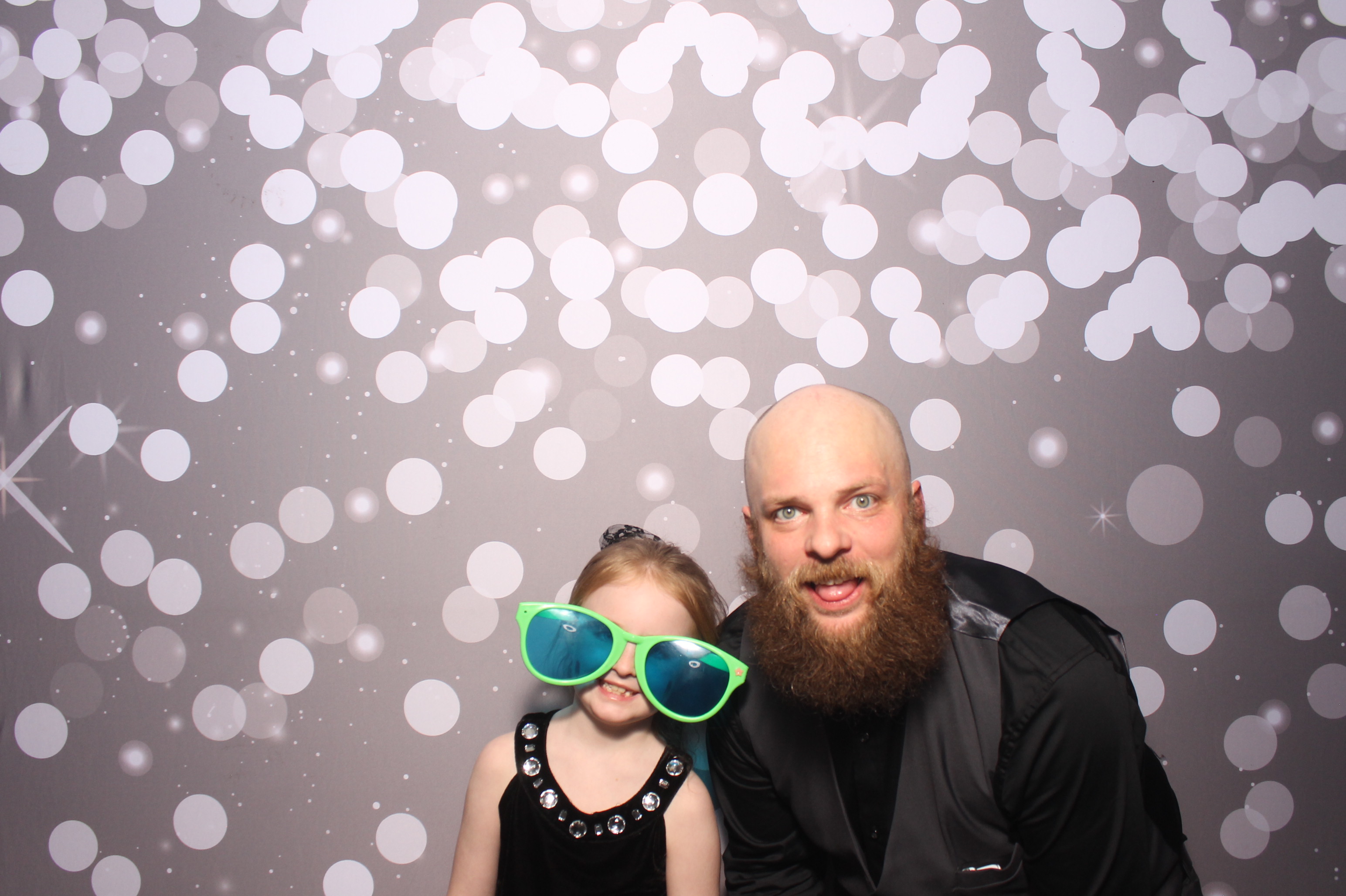 Father Daughter Cupcake Prom | View more photos from the event at gallery.photoboothcincy.com/u/PhotoBoothCincy/Father-Daughter-Cupcake-Prom-1