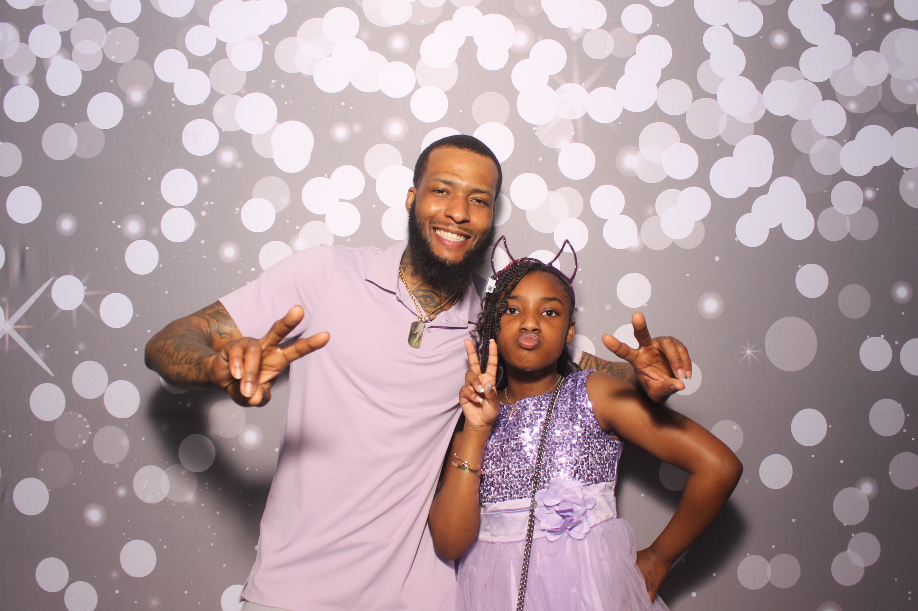 Father Daughter Cupcake Prom | View more photos from the event at gallery.photoboothcincy.com/u/PhotoBoothCincy/Father-Daughter-Cupcake-Prom-1