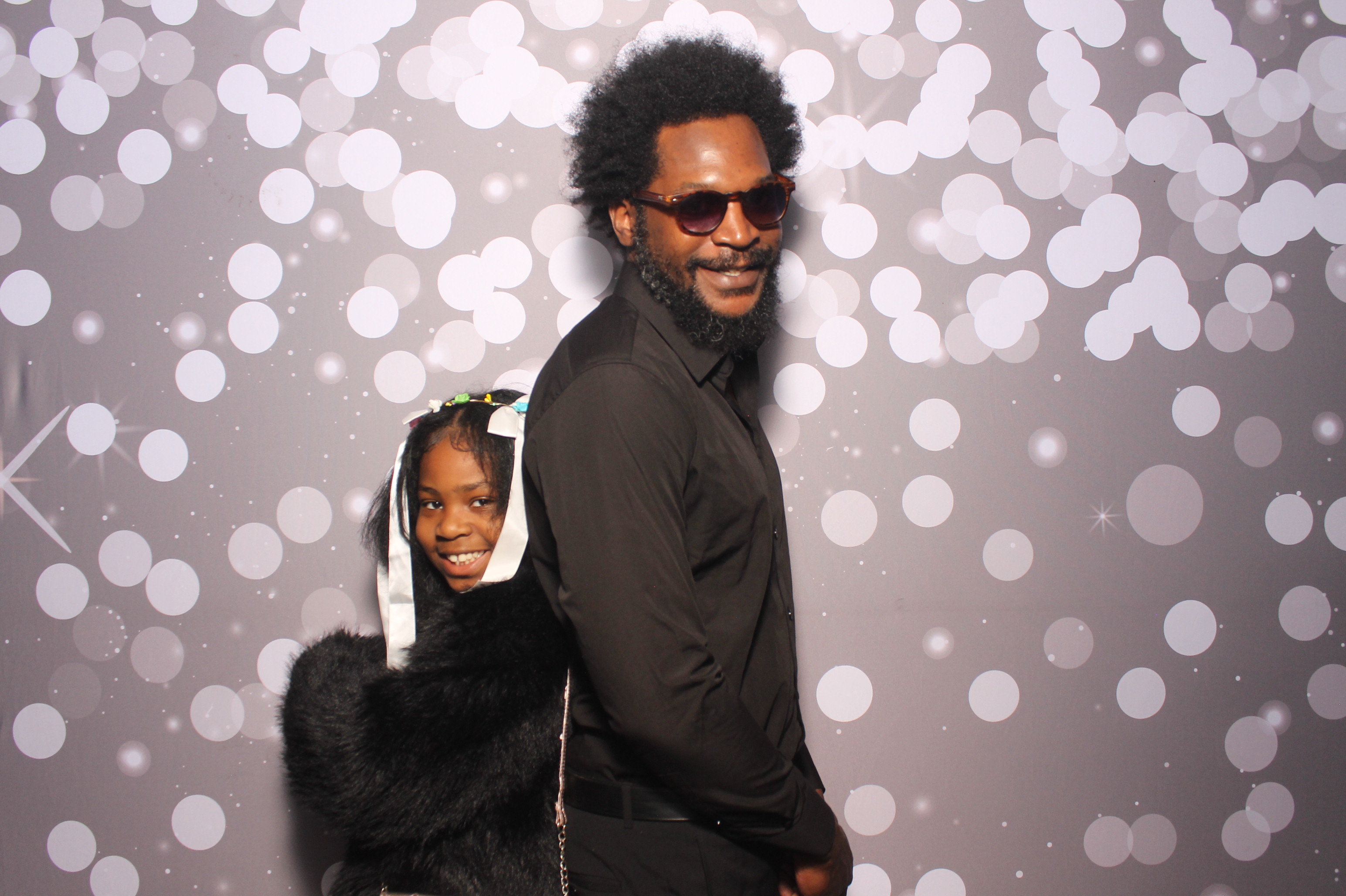 Father Daughter Cupcake Prom | View more photos from the event at gallery.photoboothcincy.com/u/PhotoBoothCincy/Father-Daughter-Cupcake-Prom-1