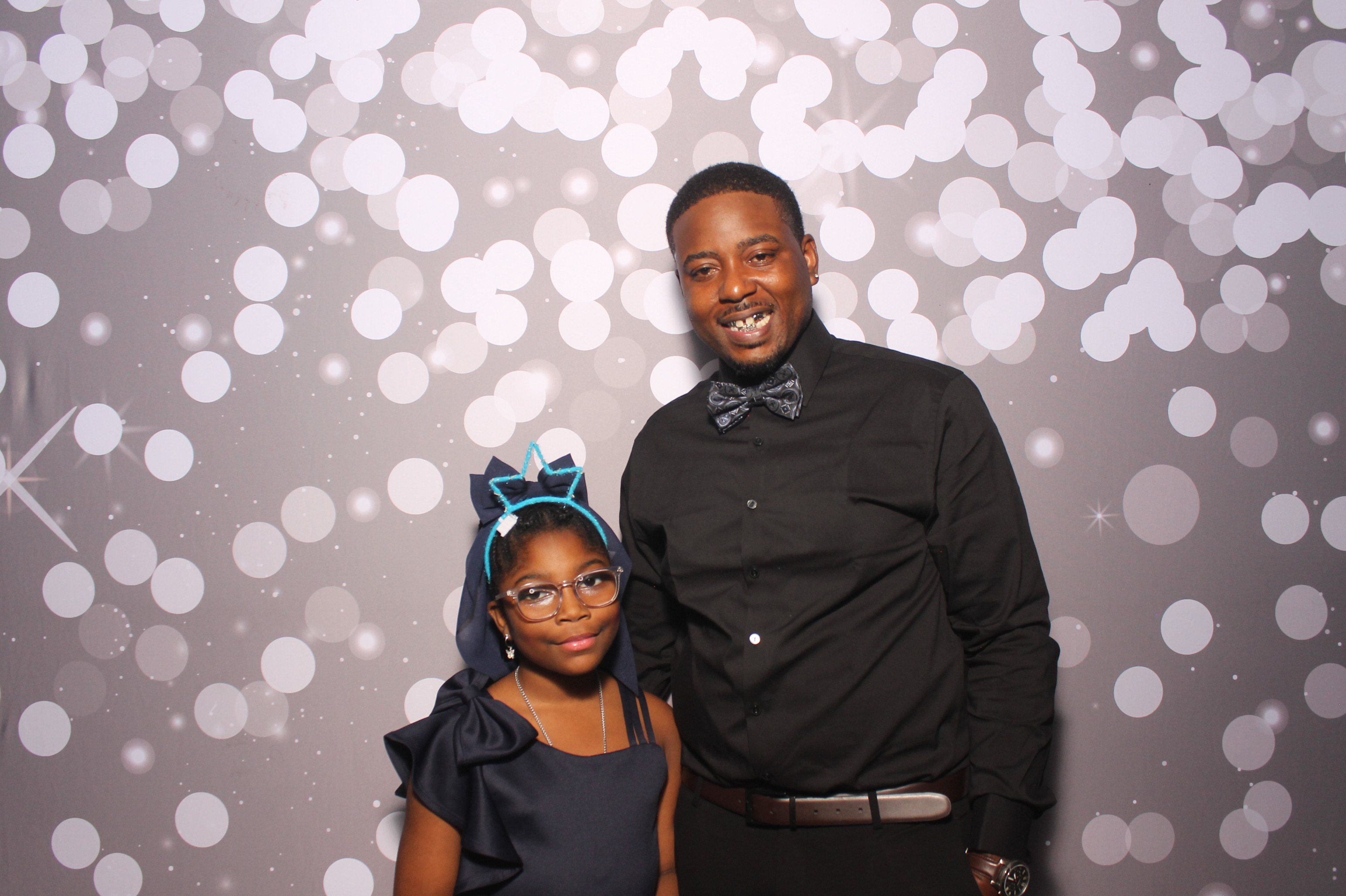 Father Daughter Cupcake Prom | View more photos from the event at gallery.photoboothcincy.com/u/PhotoBoothCincy/Father-Daughter-Cupcake-Prom-1