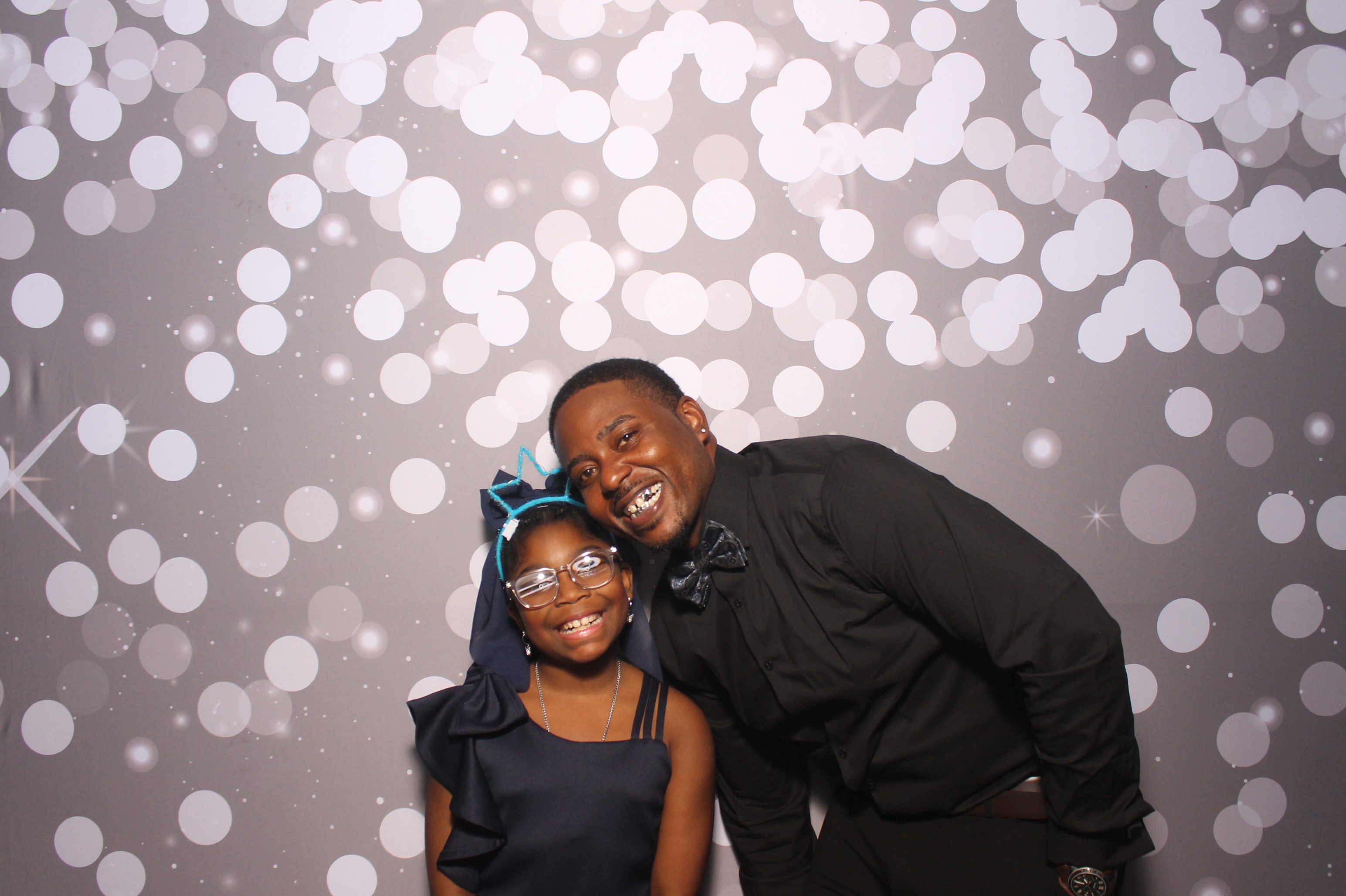 Father Daughter Cupcake Prom | View more photos from the event at gallery.photoboothcincy.com/u/PhotoBoothCincy/Father-Daughter-Cupcake-Prom-1