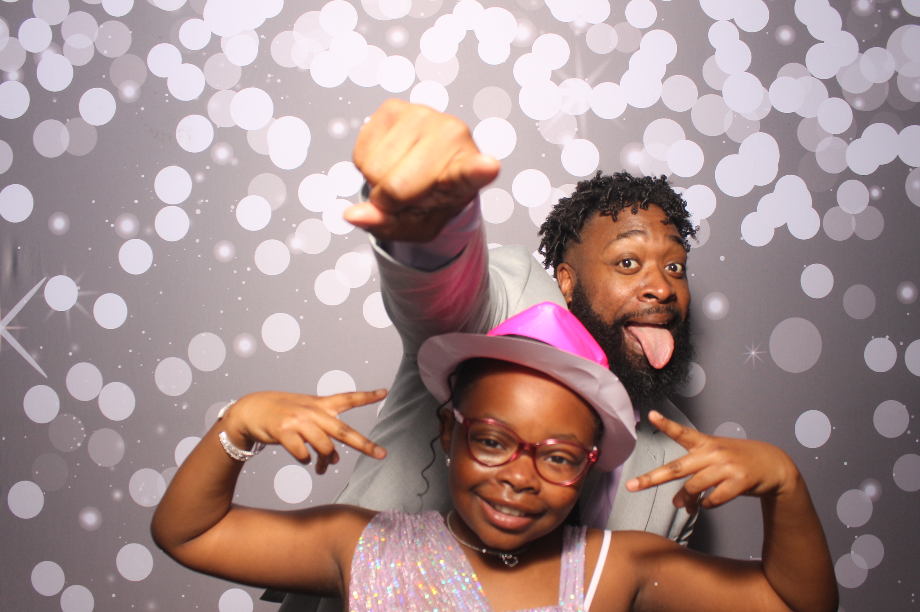 Father Daughter Cupcake Prom | View more photos from the event at gallery.photoboothcincy.com/u/PhotoBoothCincy/Father-Daughter-Cupcake-Prom-1