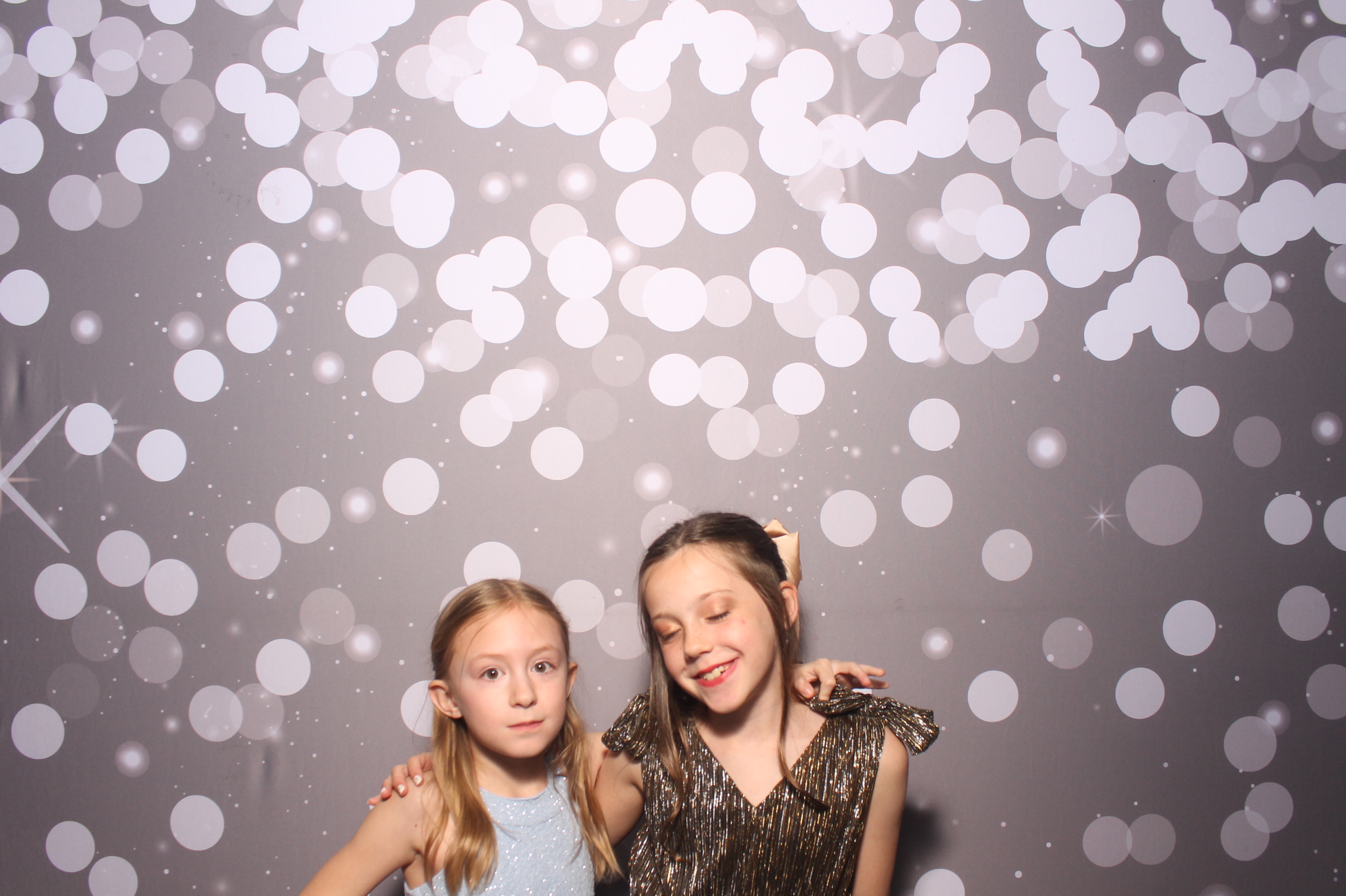 Father Daughter Cupcake Prom | View more photos from the event at gallery.photoboothcincy.com/u/PhotoBoothCincy/Father-Daughter-Cupcake-Prom-1