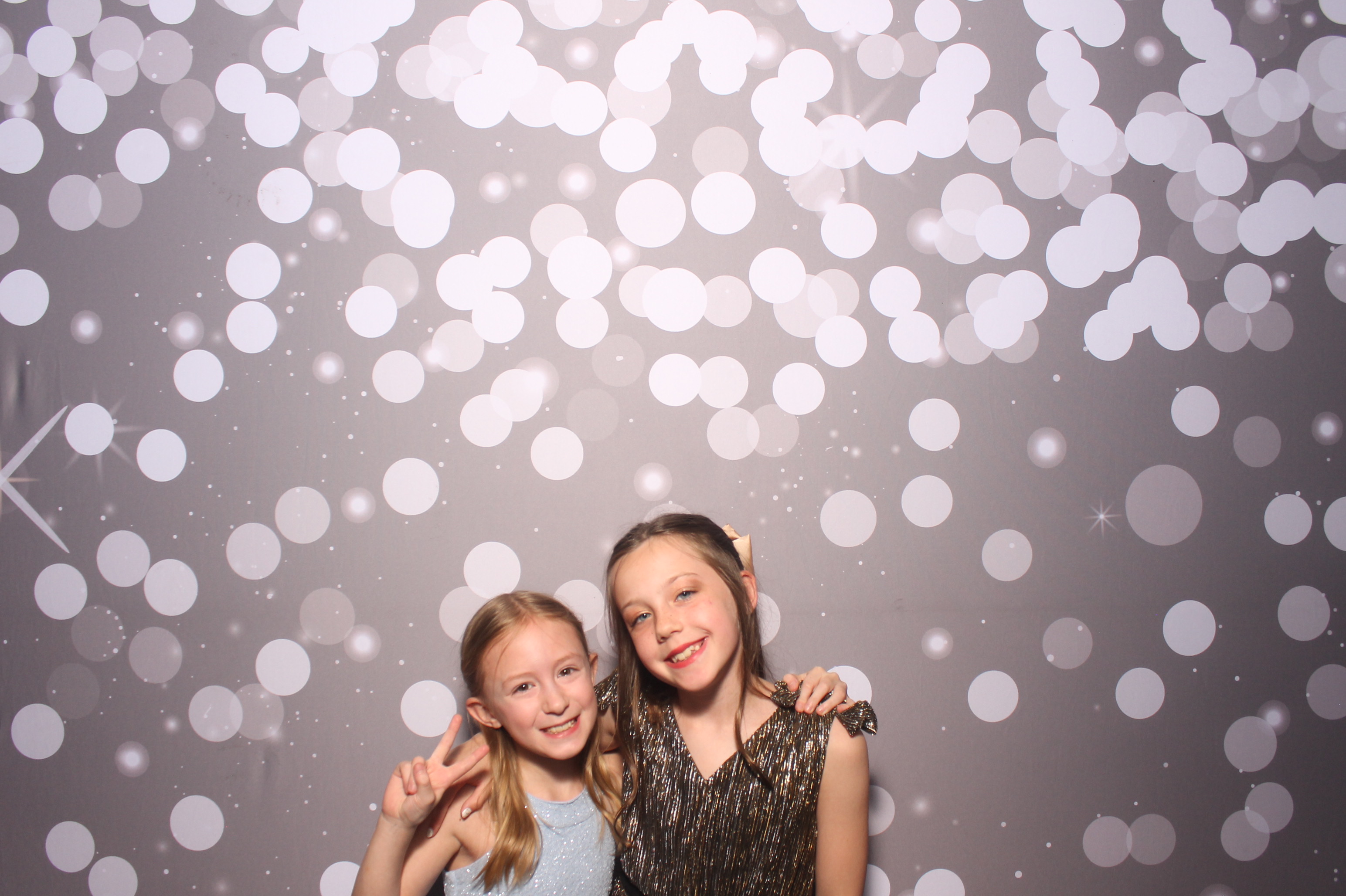 Father Daughter Cupcake Prom | View more photos from the event at gallery.photoboothcincy.com/u/PhotoBoothCincy/Father-Daughter-Cupcake-Prom-1