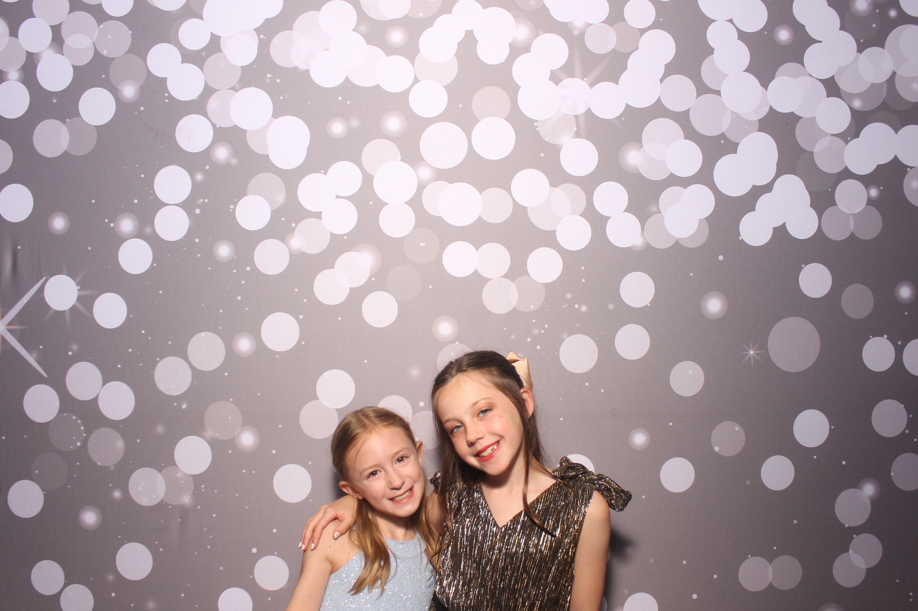 Father Daughter Cupcake Prom | View more photos from the event at gallery.photoboothcincy.com/u/PhotoBoothCincy/Father-Daughter-Cupcake-Prom-1