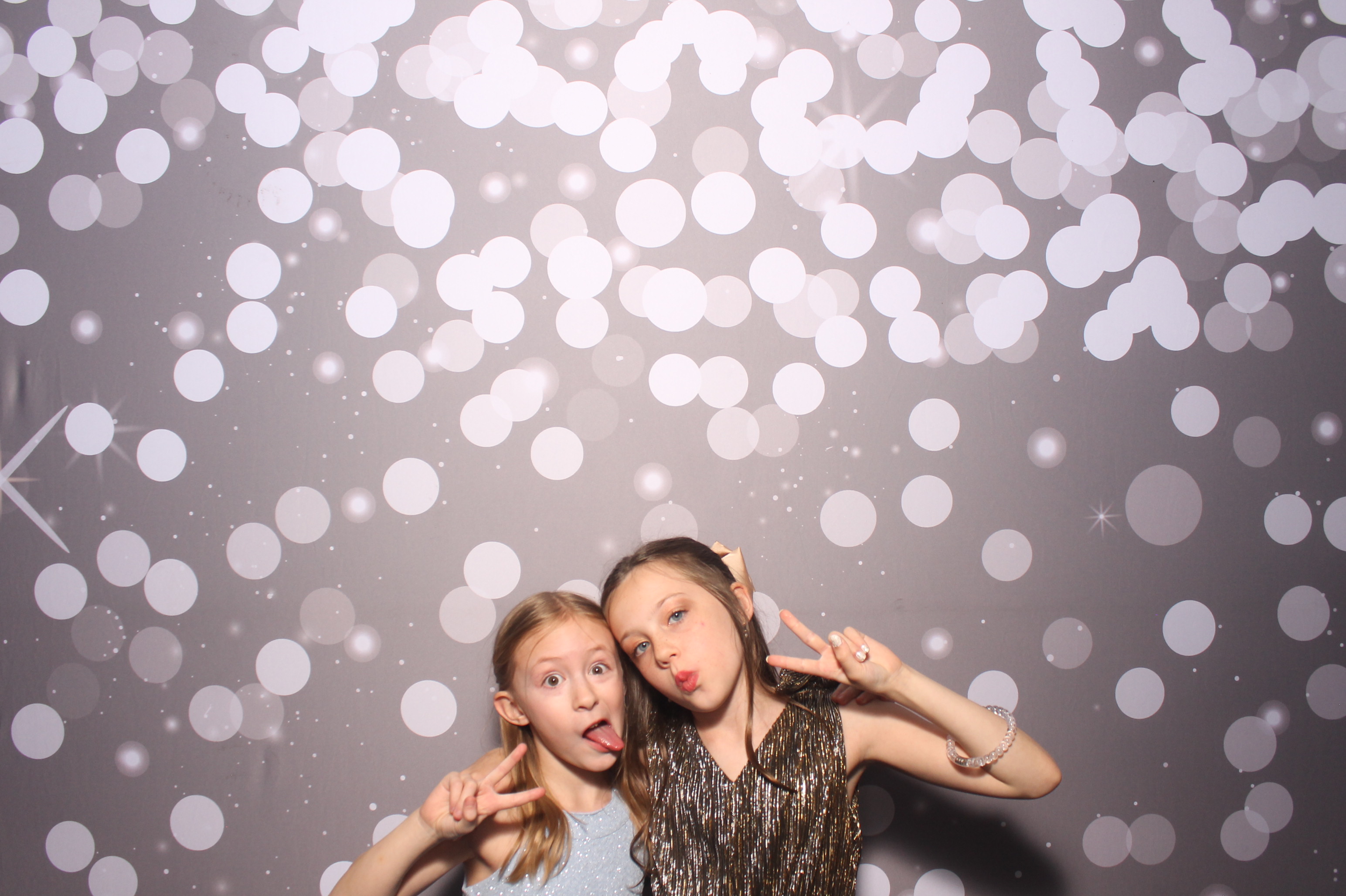 Father Daughter Cupcake Prom | View more photos from the event at gallery.photoboothcincy.com/u/PhotoBoothCincy/Father-Daughter-Cupcake-Prom-1