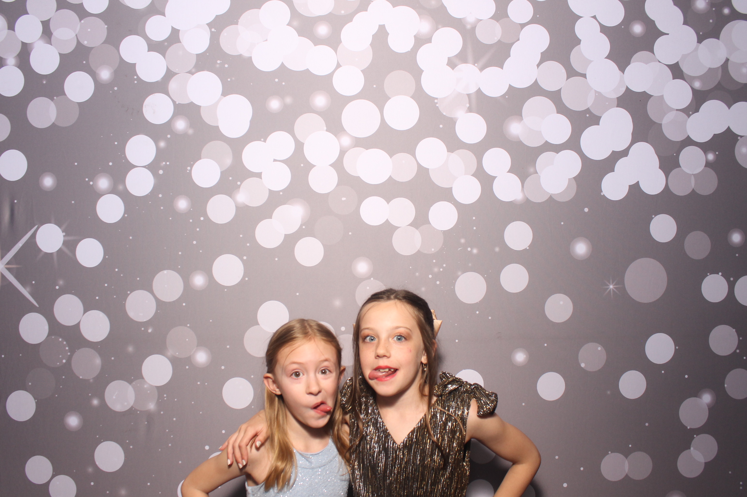 Father Daughter Cupcake Prom | View more photos from the event at gallery.photoboothcincy.com/u/PhotoBoothCincy/Father-Daughter-Cupcake-Prom-1
