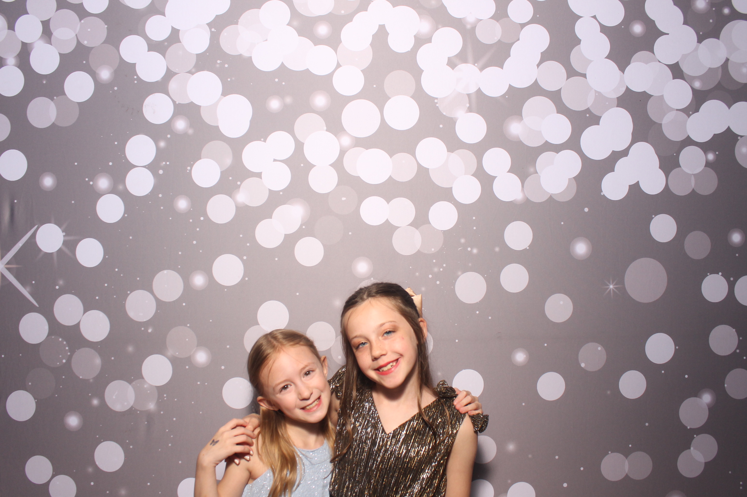 Father Daughter Cupcake Prom | View more photos from the event at gallery.photoboothcincy.com/u/PhotoBoothCincy/Father-Daughter-Cupcake-Prom-1
