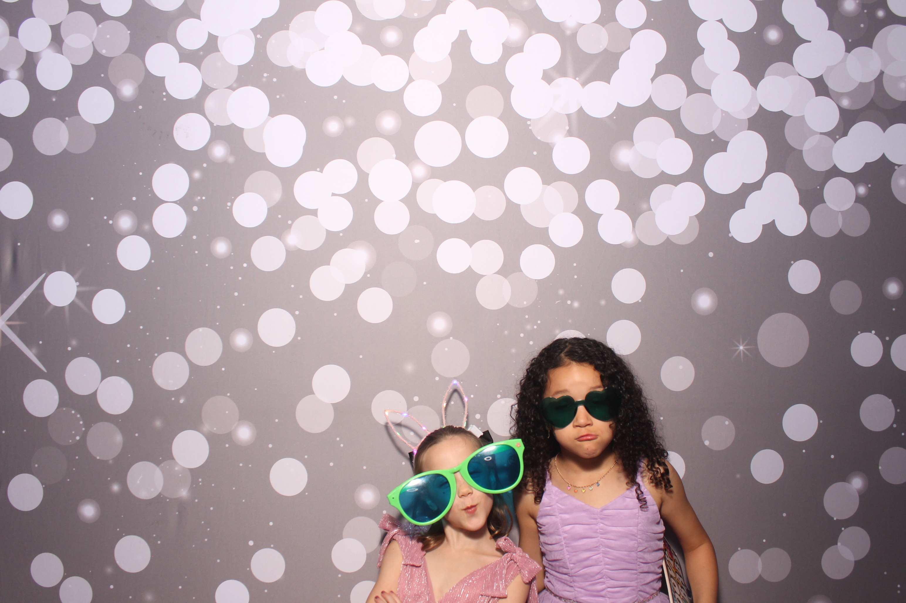Father Daughter Cupcake Prom | View more photos from the event at gallery.photoboothcincy.com/u/PhotoBoothCincy/Father-Daughter-Cupcake-Prom-1