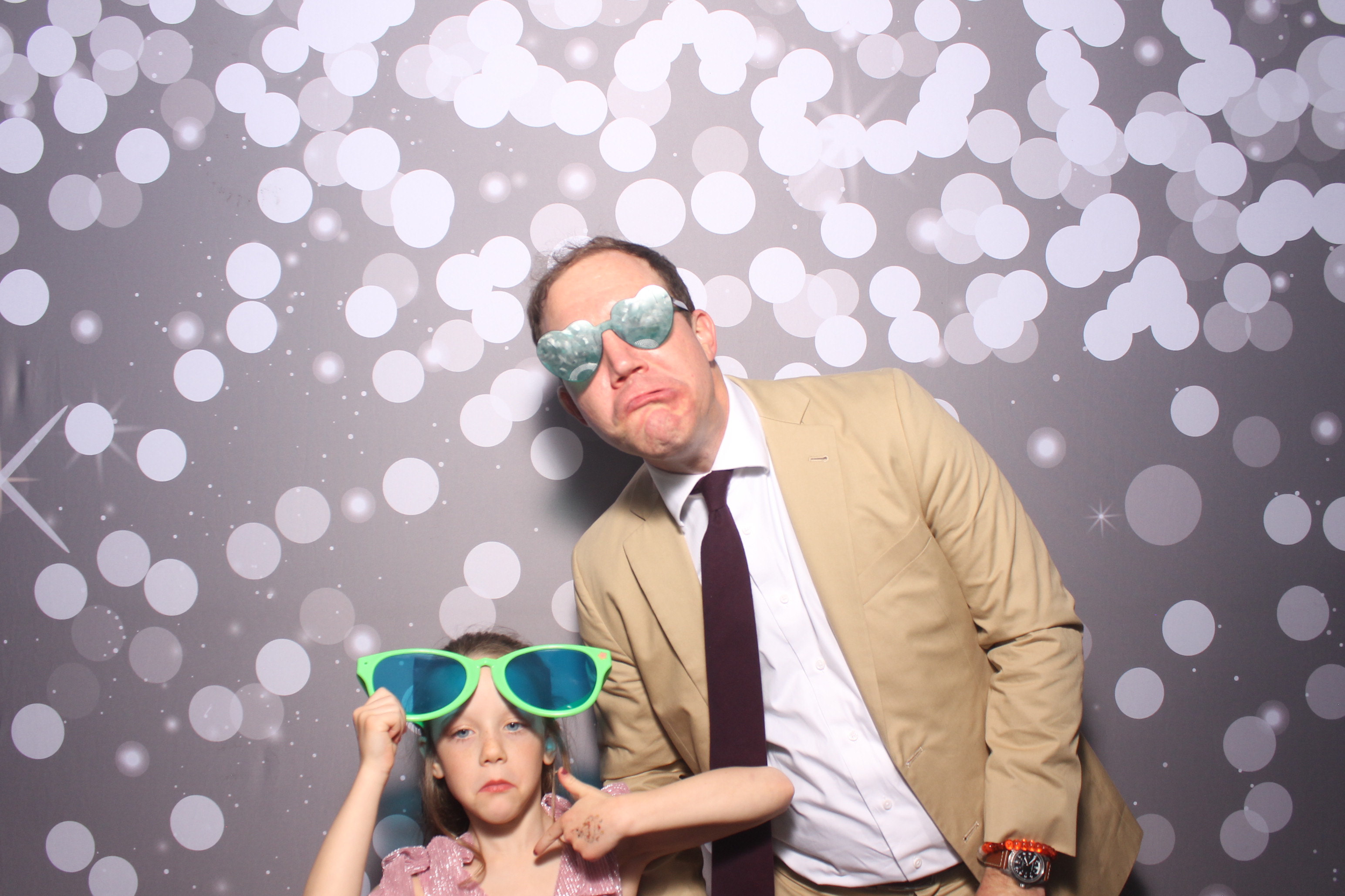 Father Daughter Cupcake Prom | View more photos from the event at gallery.photoboothcincy.com/u/PhotoBoothCincy/Father-Daughter-Cupcake-Prom-1