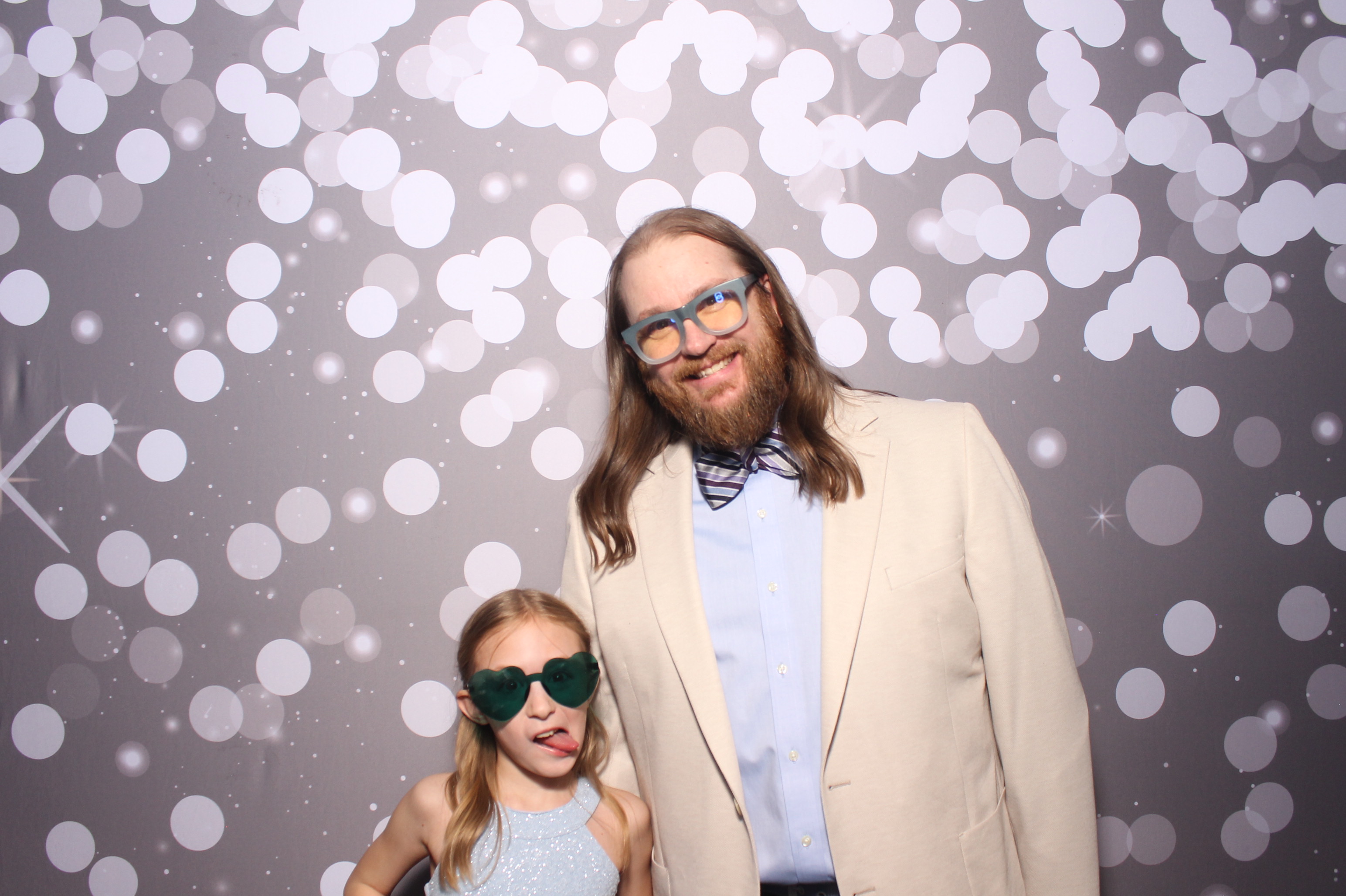 Father Daughter Cupcake Prom | View more photos from the event at gallery.photoboothcincy.com/u/PhotoBoothCincy/Father-Daughter-Cupcake-Prom-1