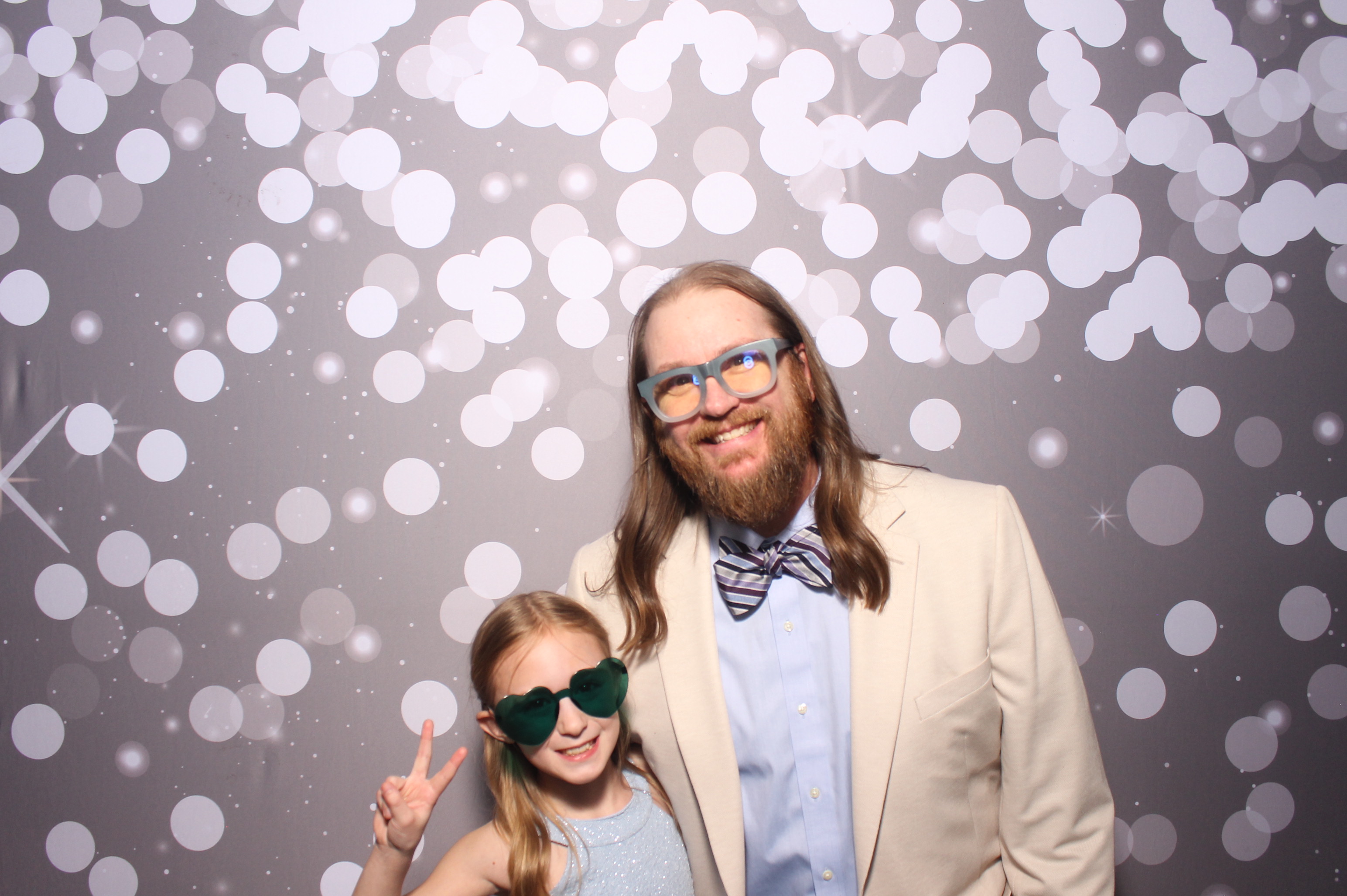 Father Daughter Cupcake Prom | View more photos from the event at gallery.photoboothcincy.com/u/PhotoBoothCincy/Father-Daughter-Cupcake-Prom-1