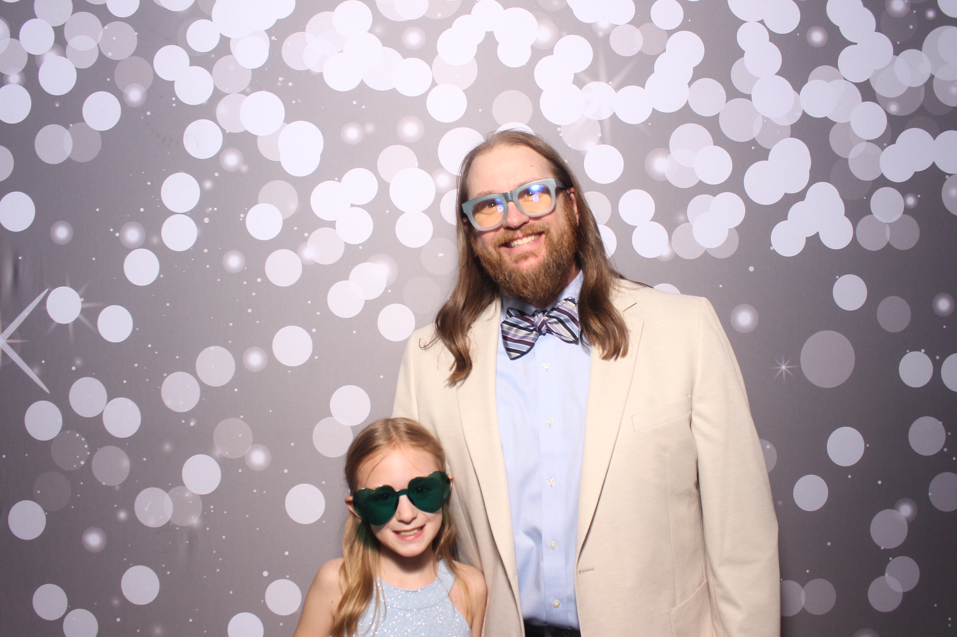 Father Daughter Cupcake Prom | View more photos from the event at gallery.photoboothcincy.com/u/PhotoBoothCincy/Father-Daughter-Cupcake-Prom-1