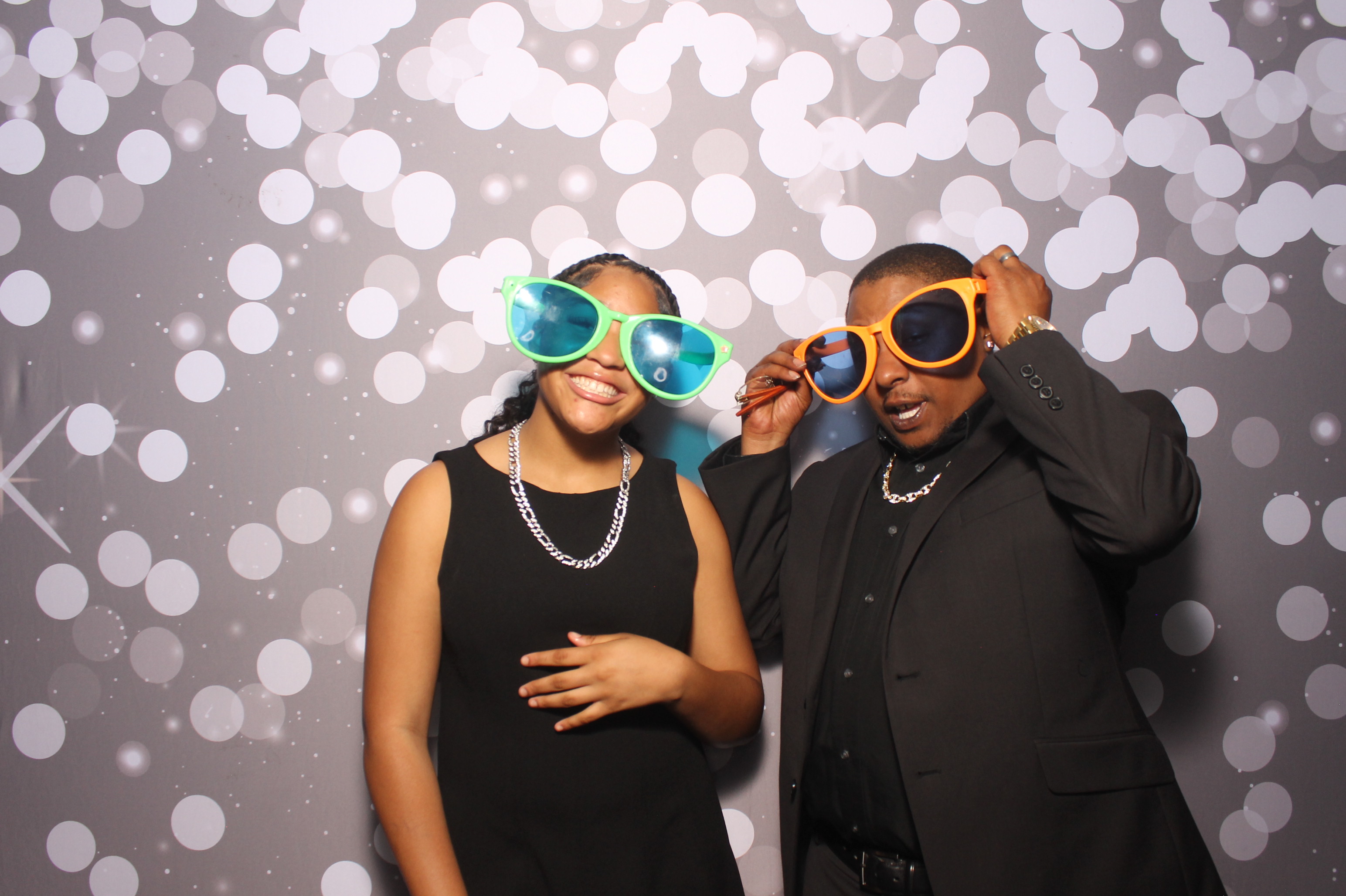 Father Daughter Cupcake Prom | View more photos from the event at gallery.photoboothcincy.com/u/PhotoBoothCincy/Father-Daughter-Cupcake-Prom-1