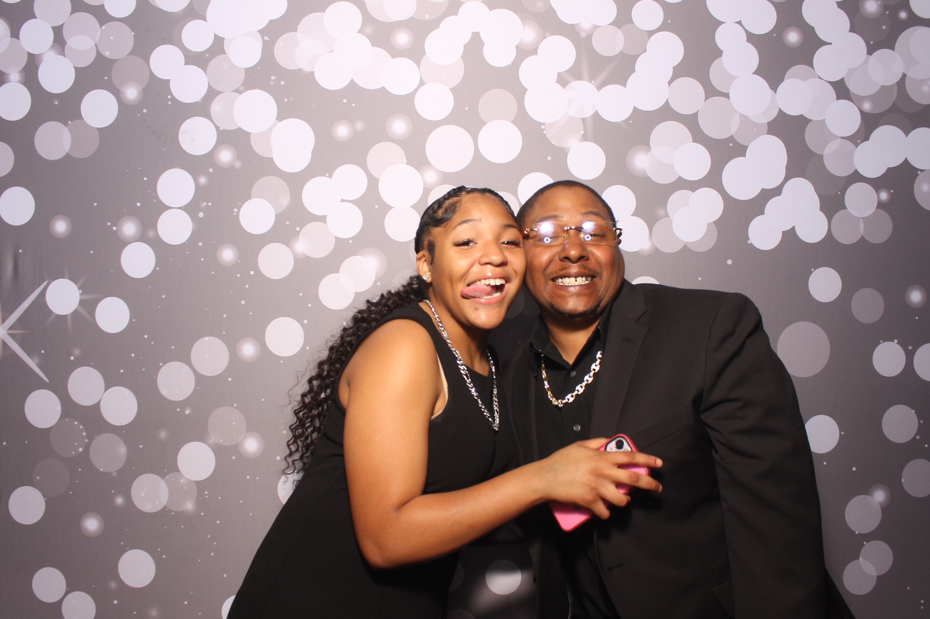 Father Daughter Cupcake Prom | View more photos from the event at gallery.photoboothcincy.com/u/PhotoBoothCincy/Father-Daughter-Cupcake-Prom-1