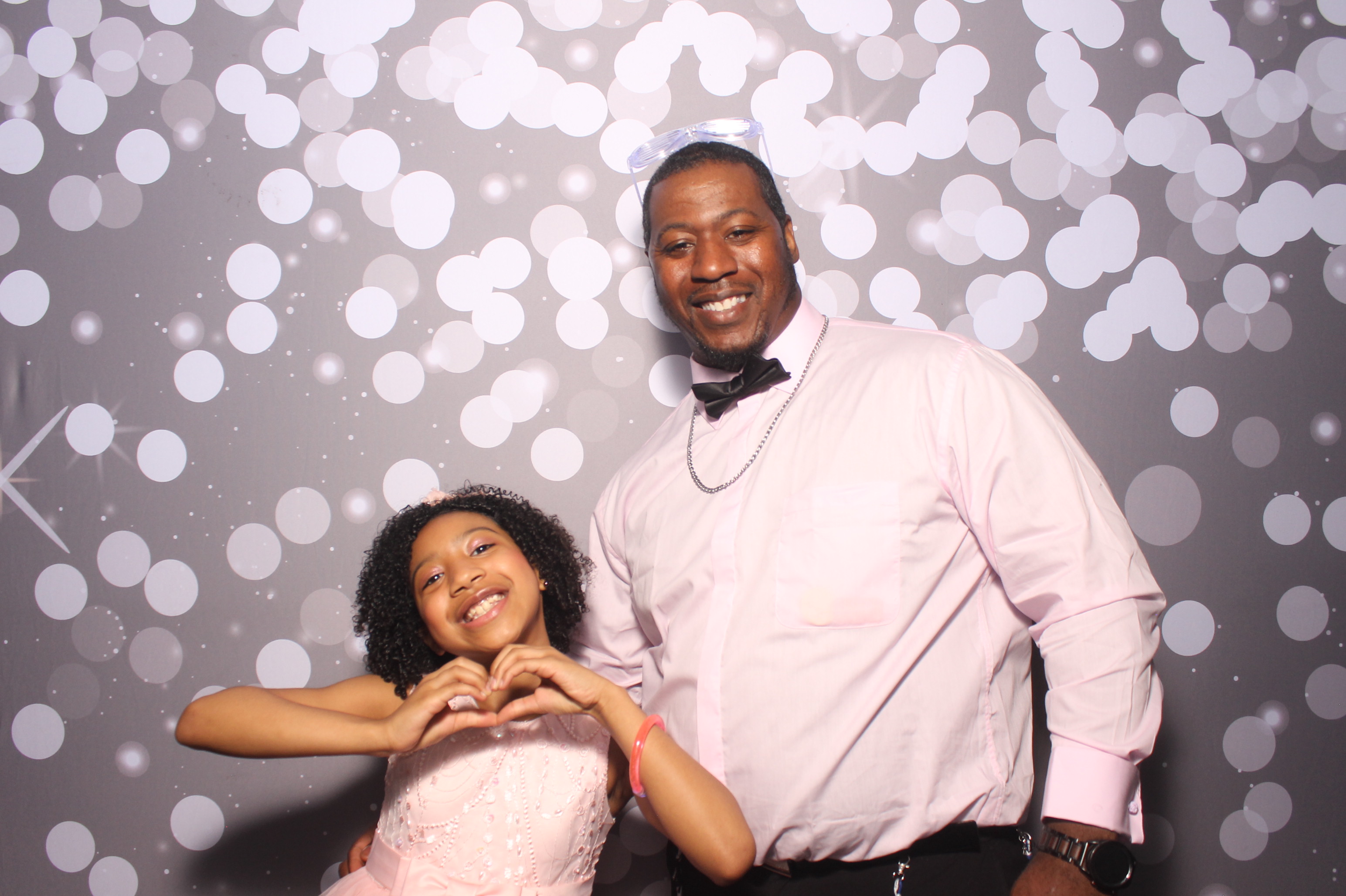 Father Daughter Cupcake Prom | View more photos from the event at gallery.photoboothcincy.com/u/PhotoBoothCincy/Father-Daughter-Cupcake-Prom-1